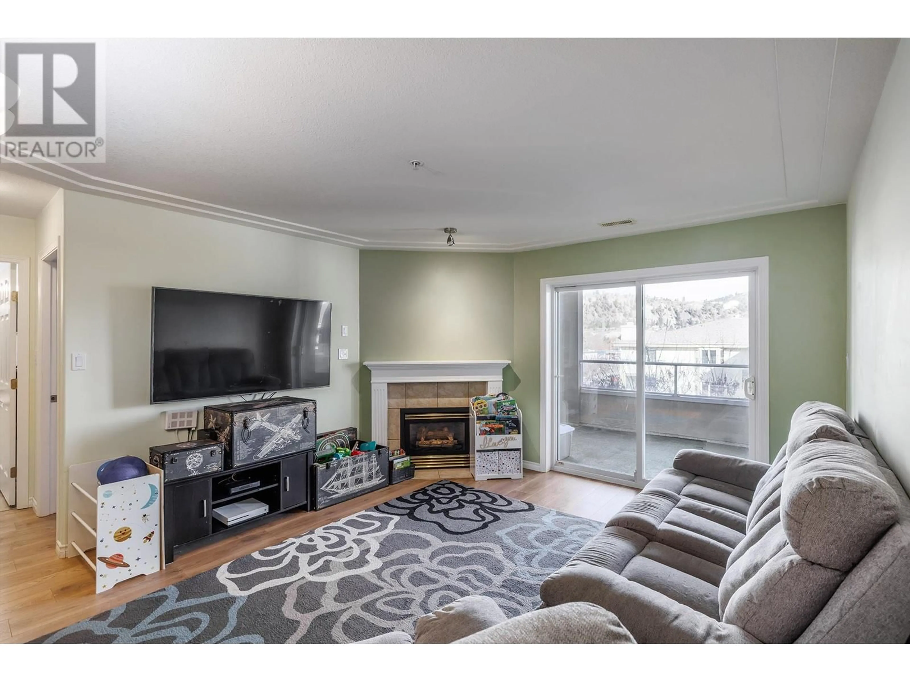 Living room with furniture, unknown for 505 - 1966 DURNIN ROAD, Kelowna British Columbia V1X7Z2