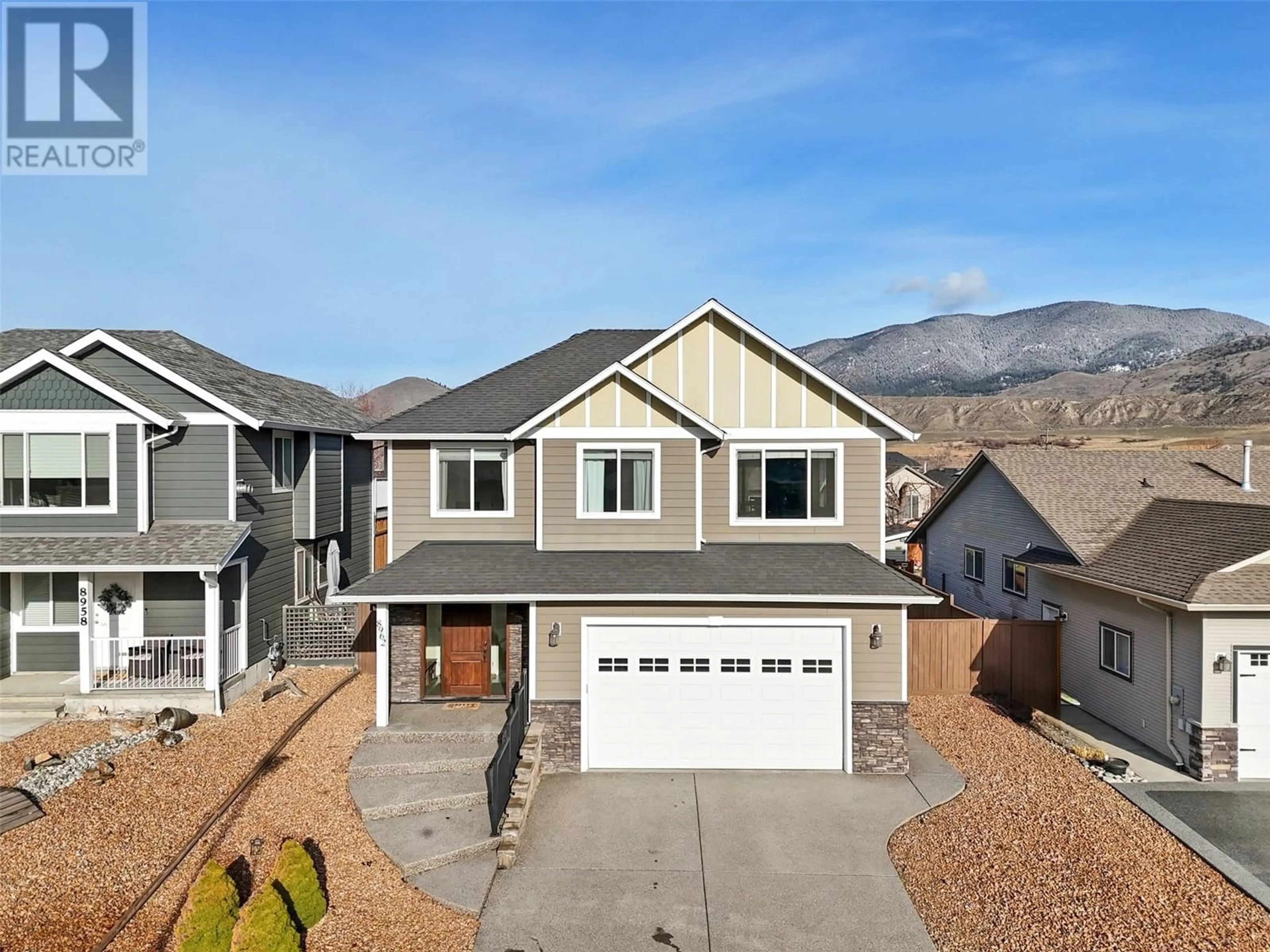 Home with vinyl exterior material, mountain view for 8962 GRIZZLY Crescent, Kamloops British Columbia v2c6v2