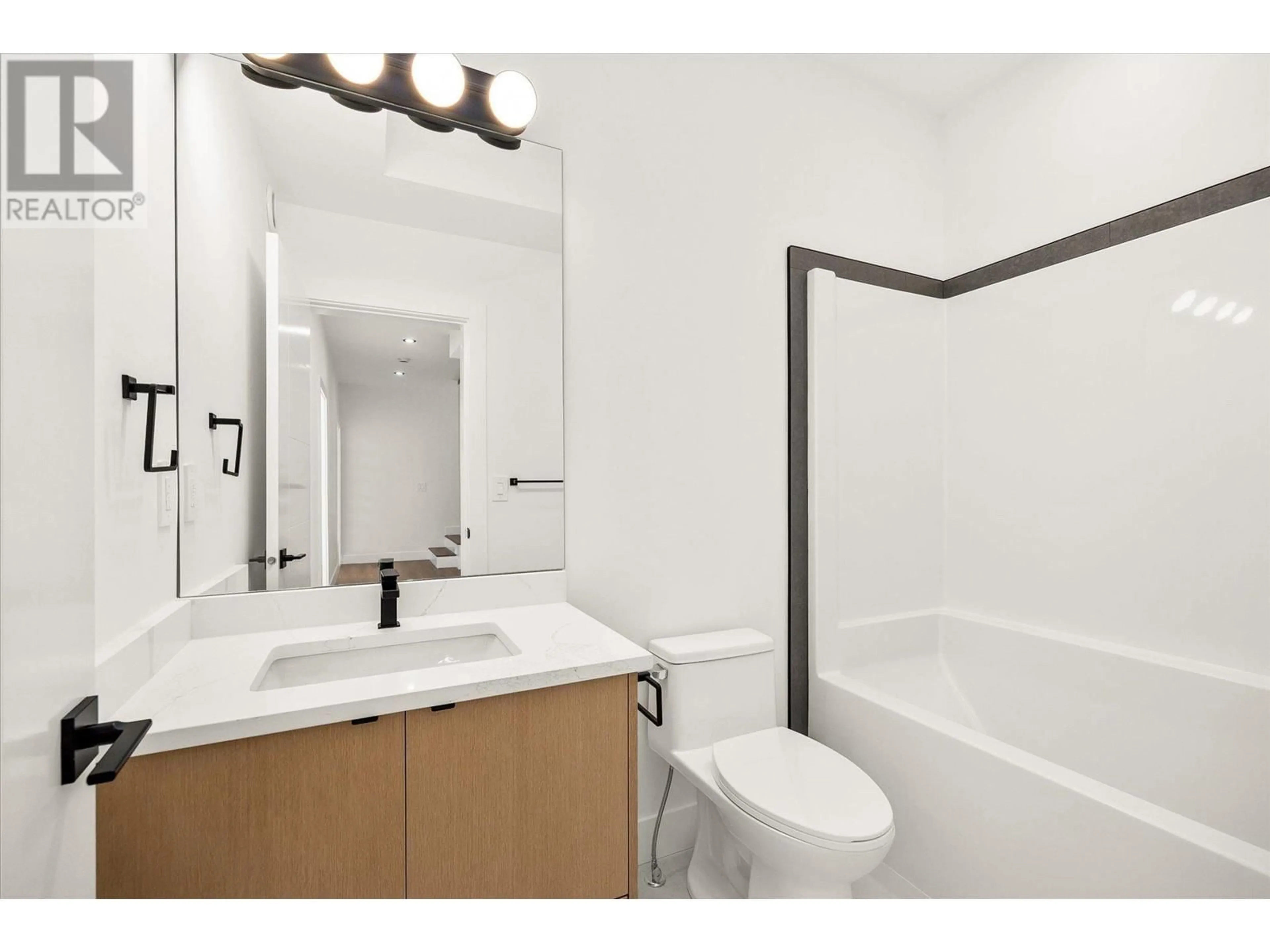 Standard bathroom, unknown for 747 Patterson Avenue Unit# 2, Kelowna British Columbia V1Y5C9