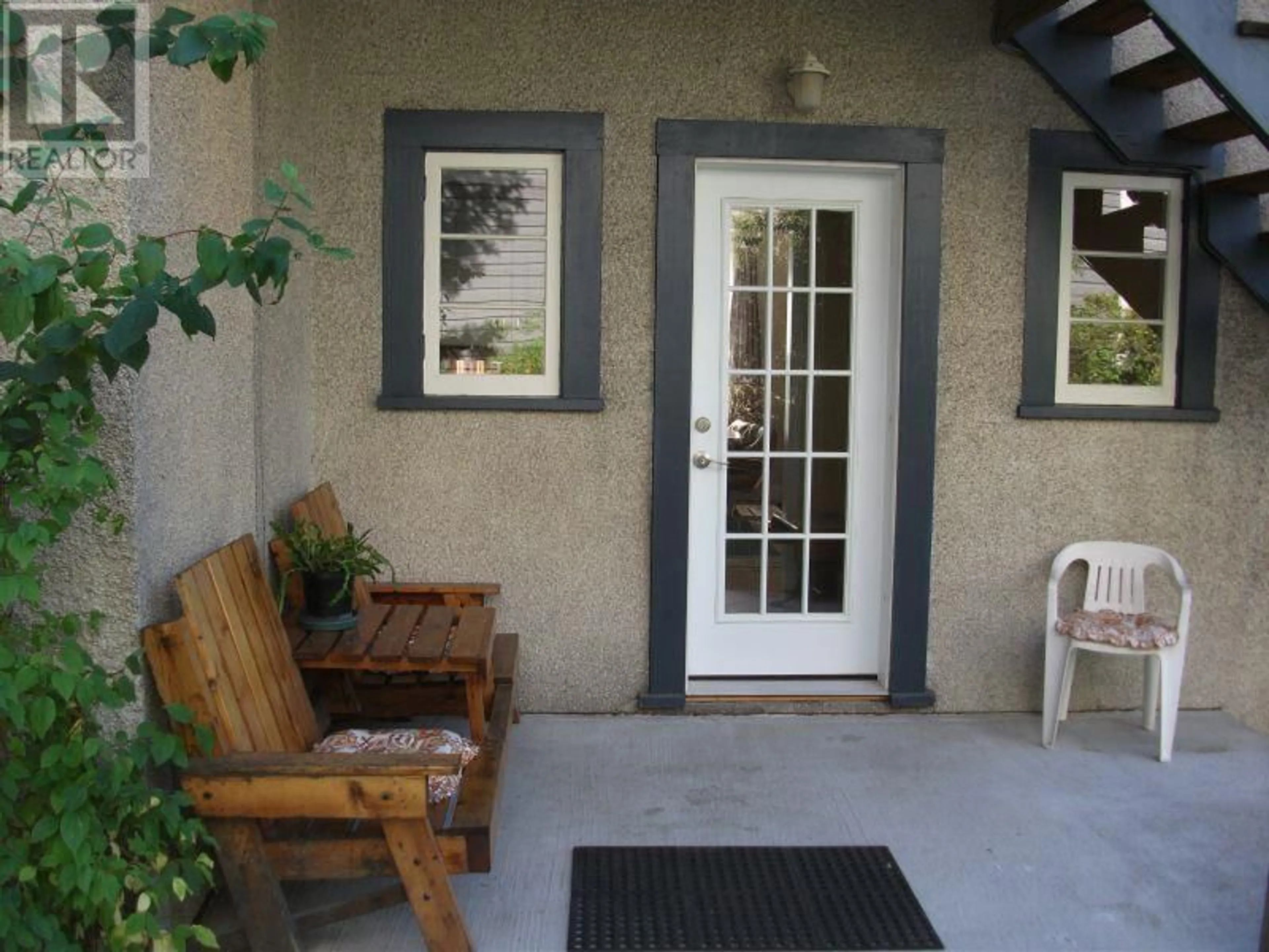 Patio, street for 209 VICTORIA STREET, Nelson British Columbia V1L4K2