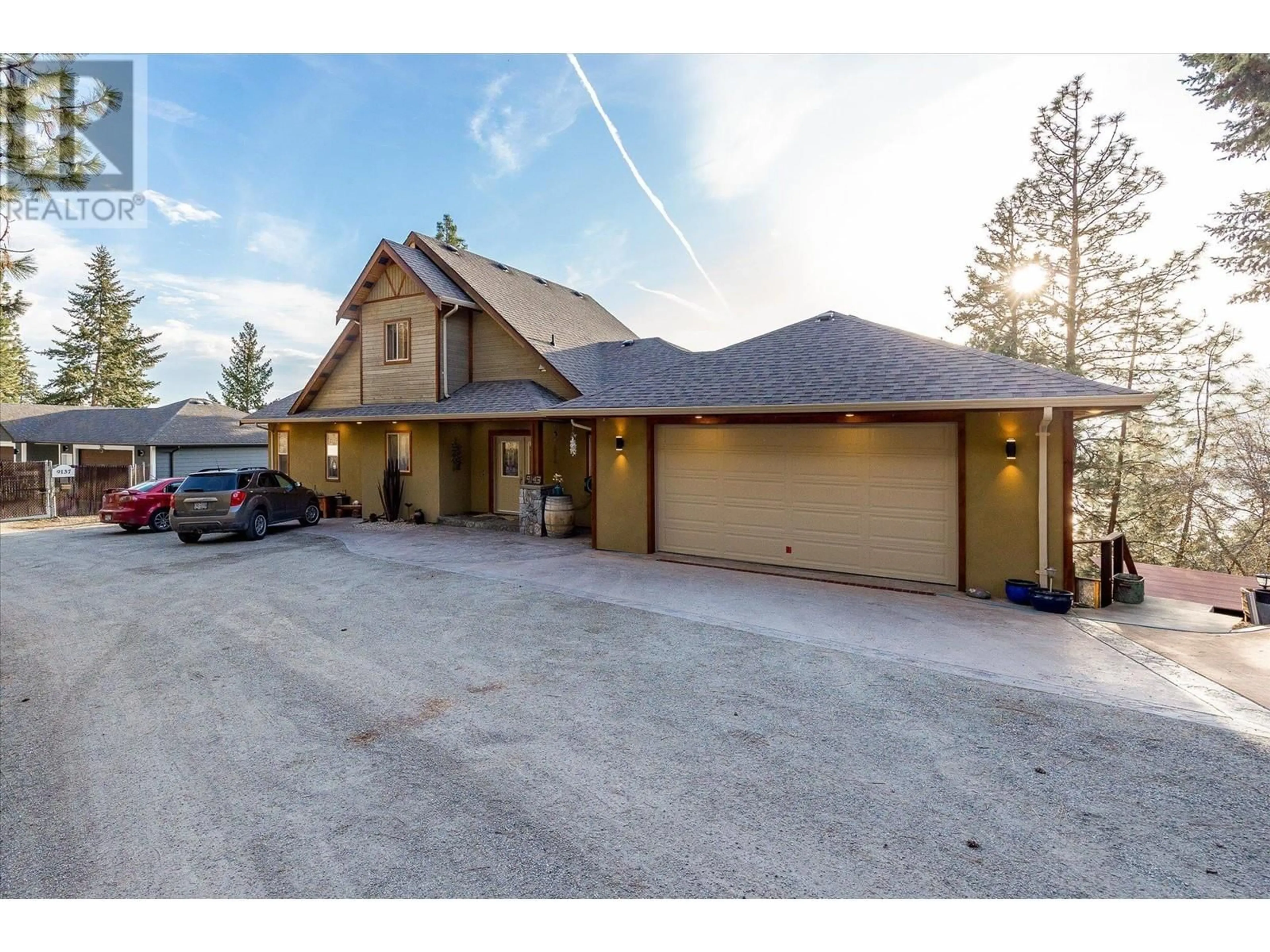 Indoor garage for 9143 Tronson Road, Vernon British Columbia V1H1E2