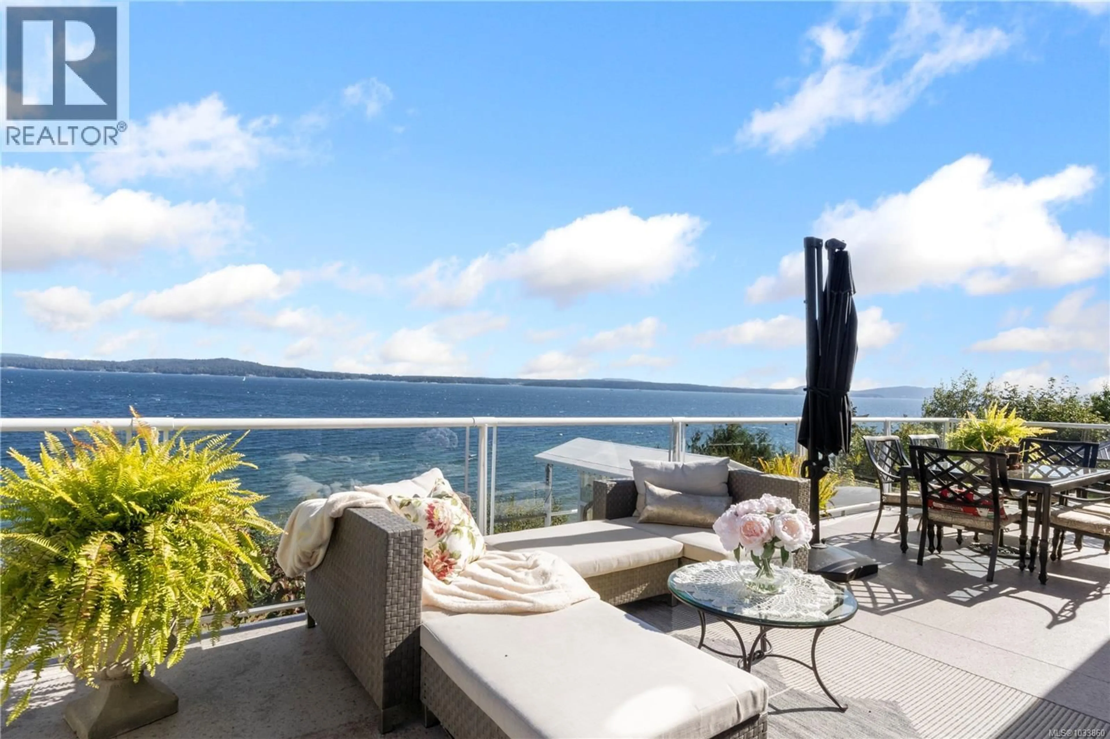 Patio, water/lake/river/ocean view for 3632 SEAVIEW CRESCENT, Saltair British Columbia V9G2A1