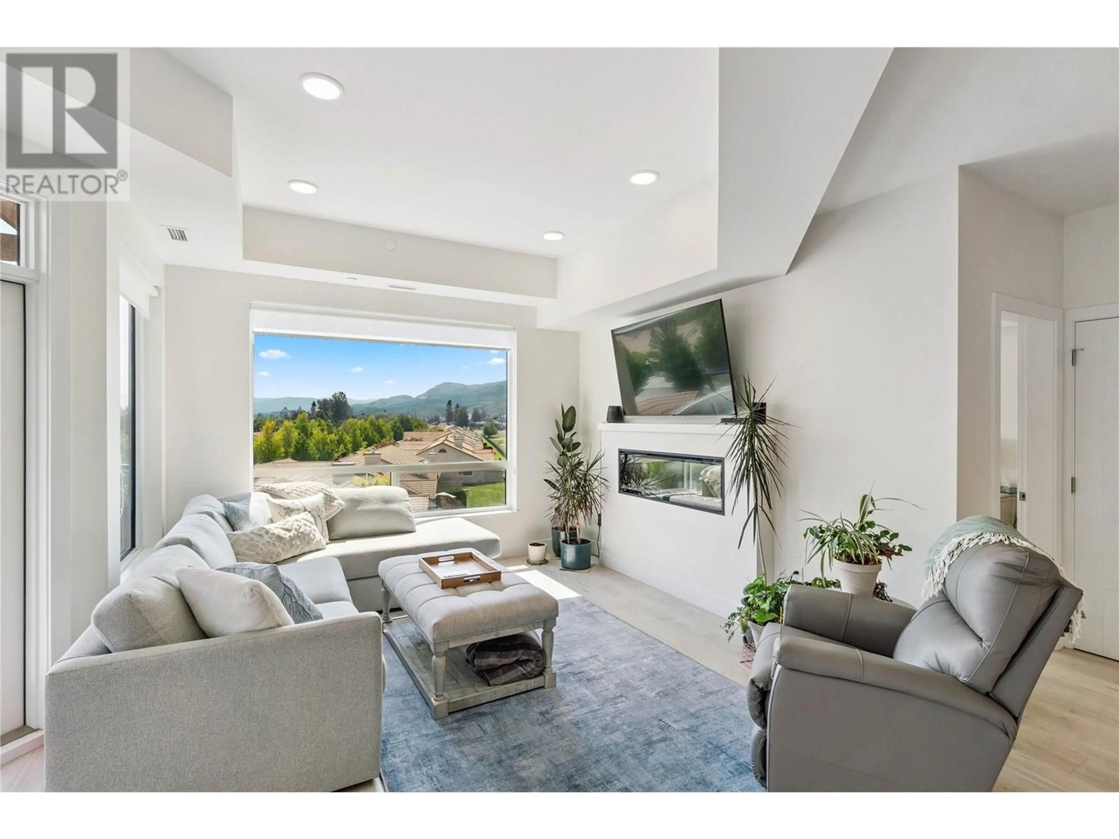 Living room with furniture, unknown for 302 - 651 DUNES DRIVE, Kamloops British Columbia V2B0K2