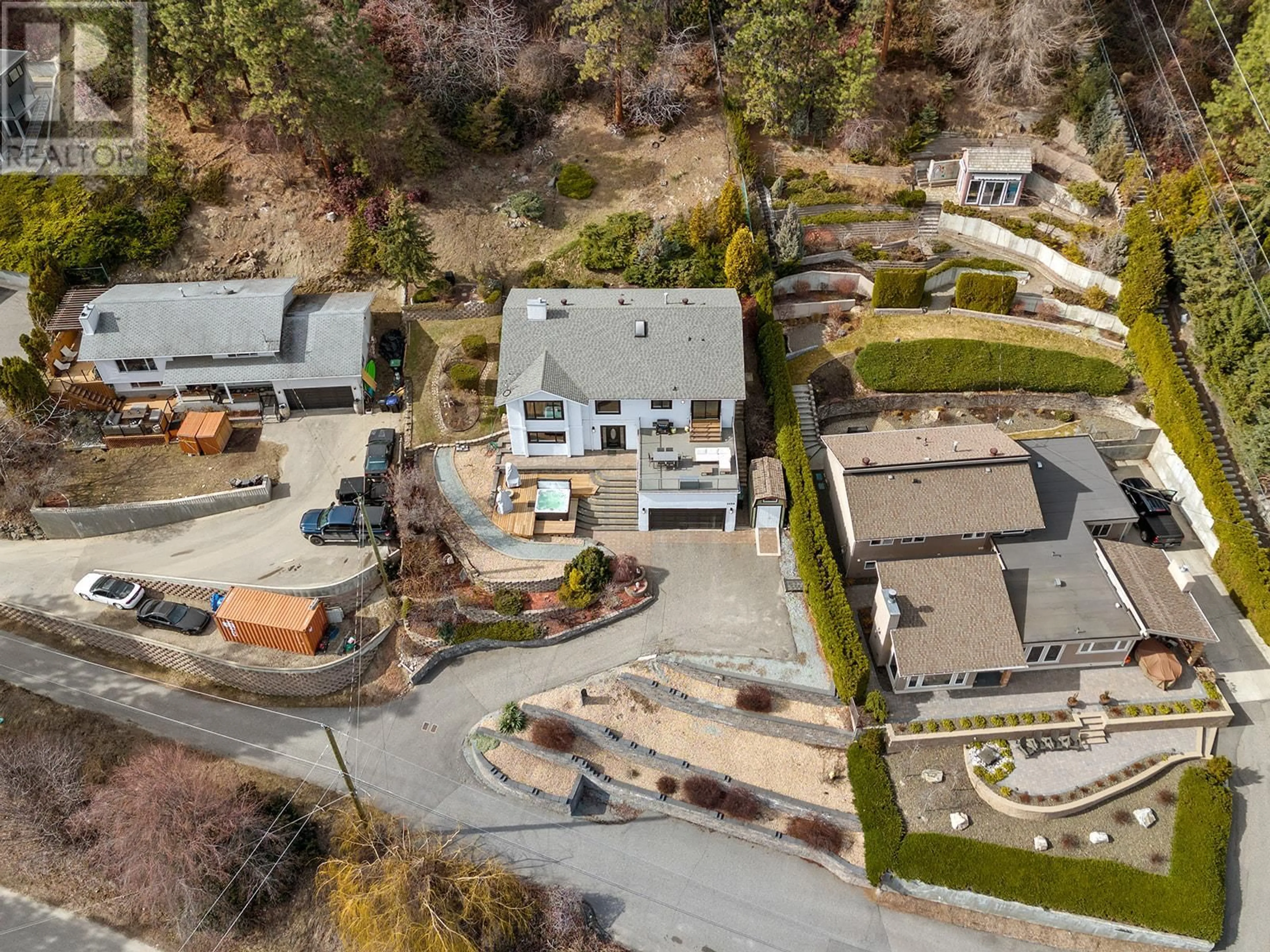 A pic from outside/outdoor area/front of a property/back of a property/a pic from drone, street for 2658 LAKEVIEW ROAD, West Kelowna British Columbia V1Z1Y4
