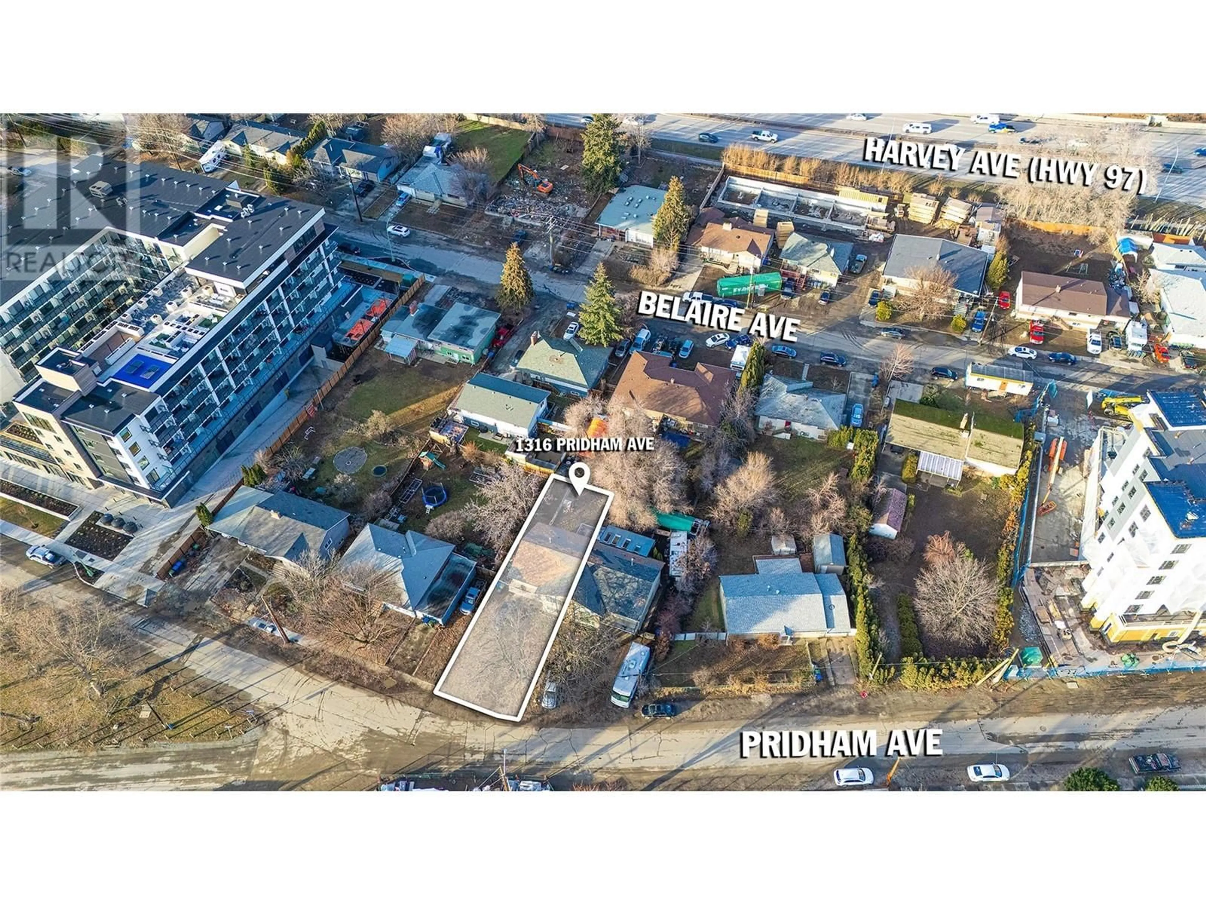 A pic from outside/outdoor area/front of a property/back of a property/a pic from drone, building for 1316 PRIDHAM AVENUE, Kelowna British Columbia V1Y6B5