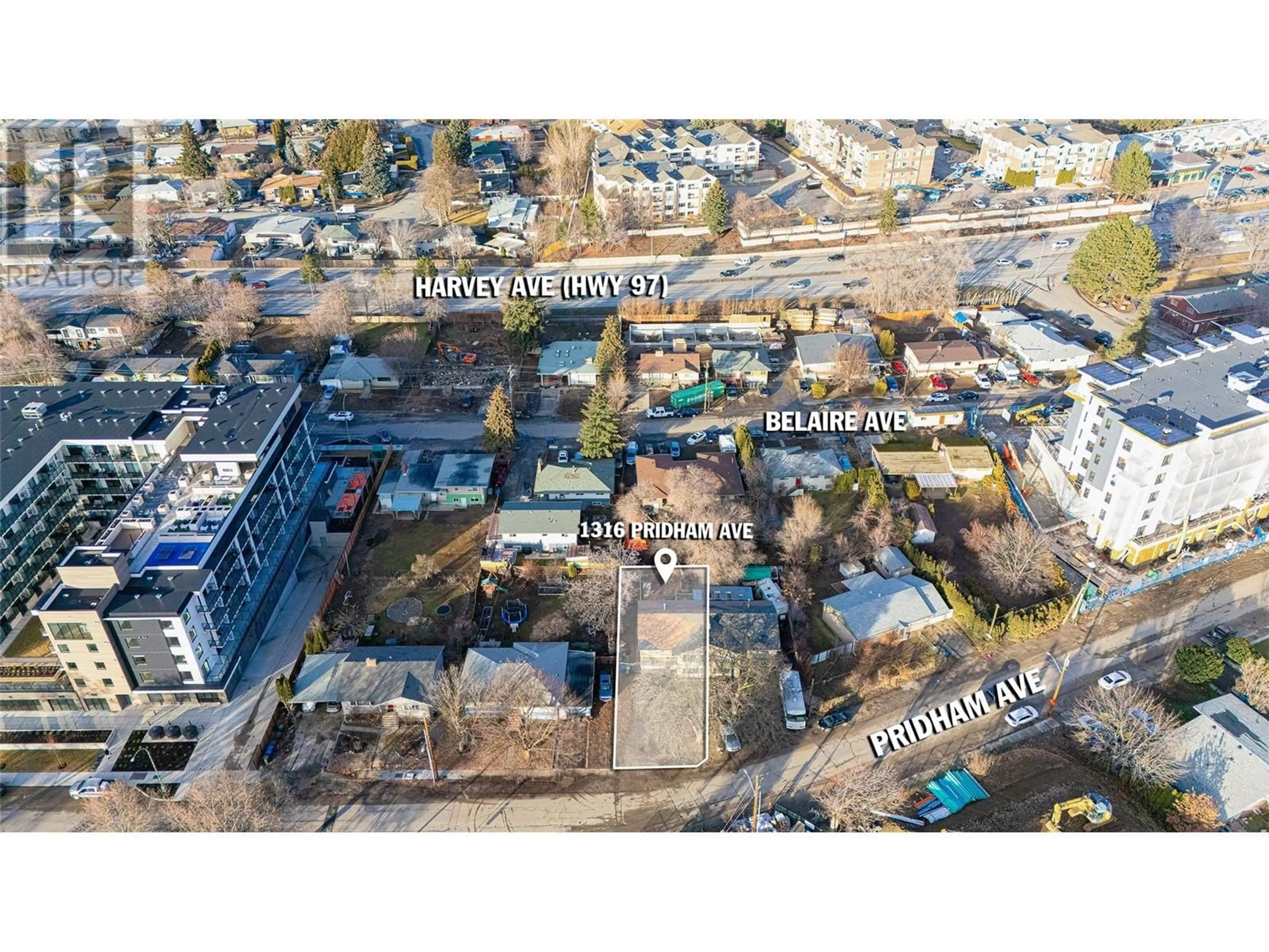 A pic from outside/outdoor area/front of a property/back of a property/a pic from drone, street for 1316 PRIDHAM AVENUE, Kelowna British Columbia V1Y6B5