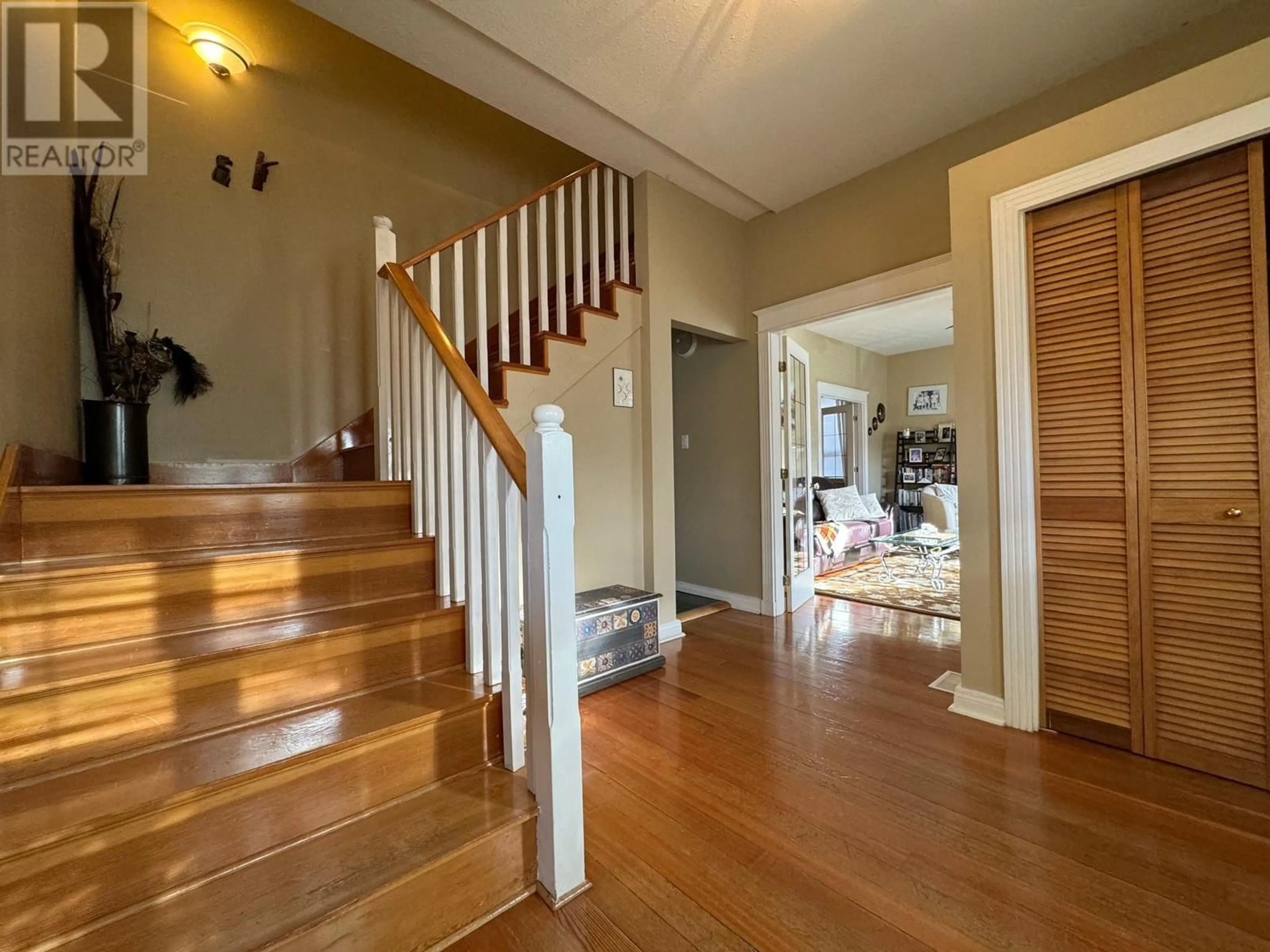 Indoor foyer for 2125 GRANITE AVENUE, Merritt British Columbia V1K1B8