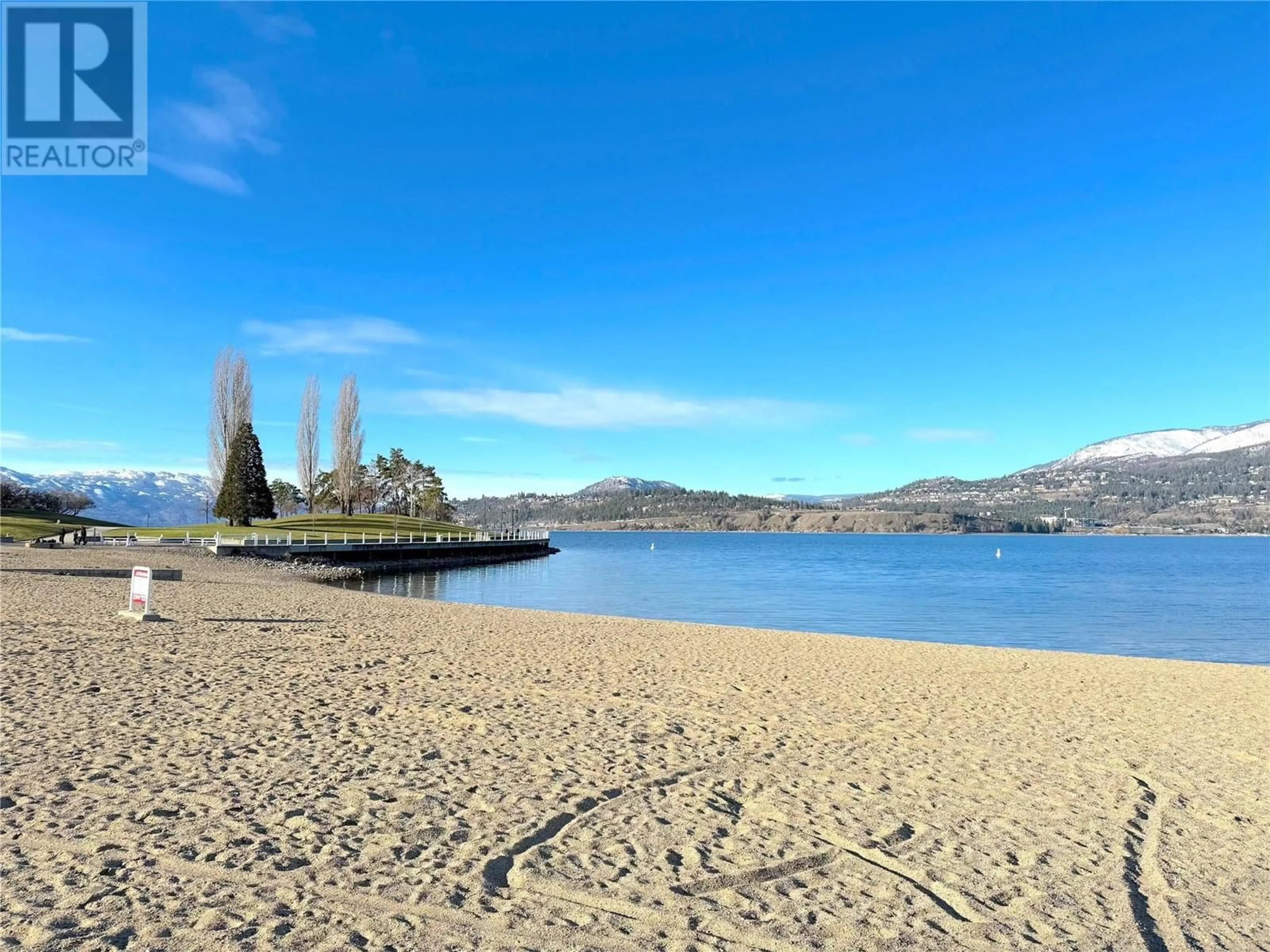 Blurry image for TH103 - 1151 SUNSET DRIVE, Kelowna British Columbia V1Y0G2