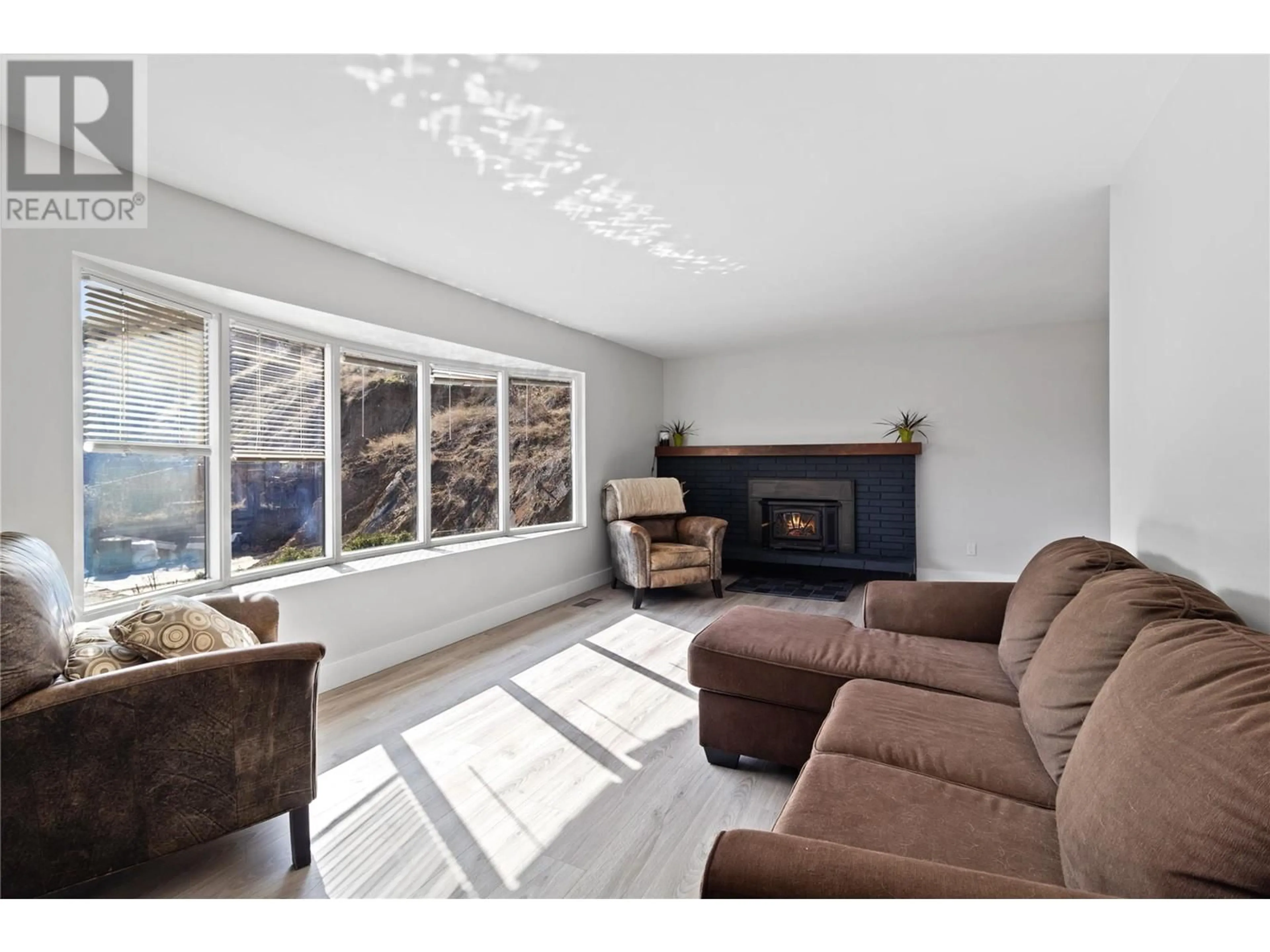 Living room with furniture, unknown for 898 CRAMOND ROAD, Kamloops British Columbia V2B6J9