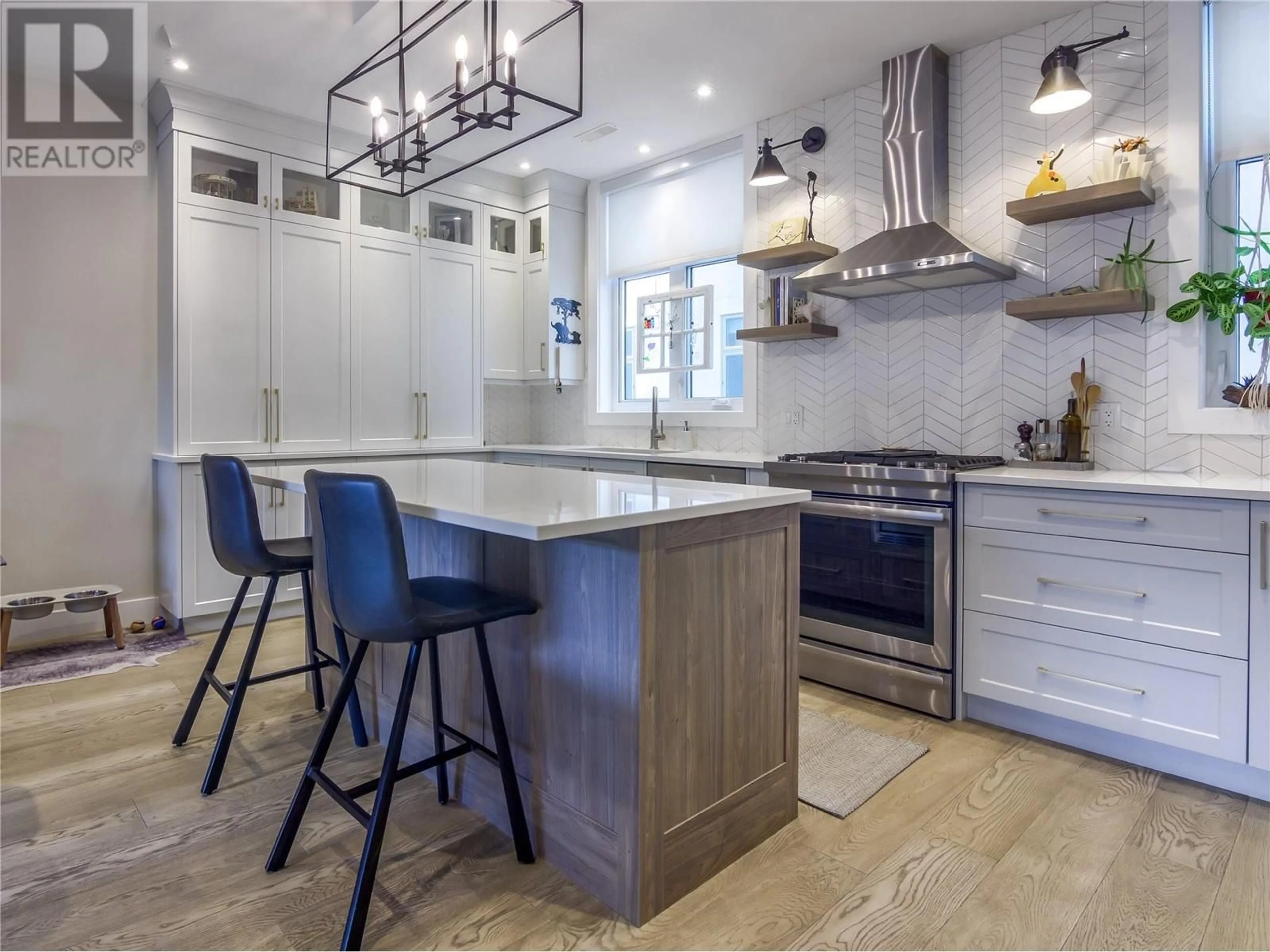 Contemporary kitchen, ceramic/tile floor for 103 - 222 LEE AVENUE, Penticton British Columbia V2A0G2