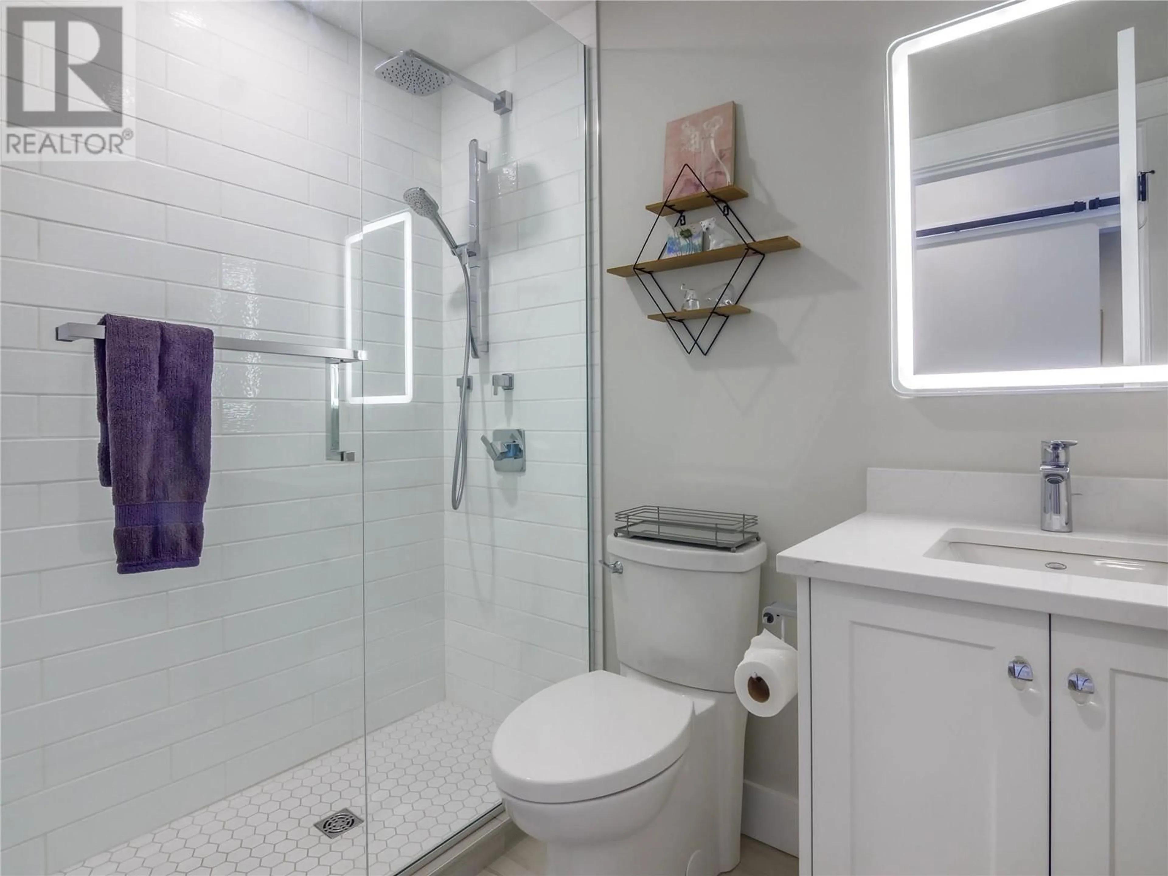 Standard bathroom, ceramic/tile floor for 222 Lee Avenue Unit# 103, Penticton British Columbia V2A0G2