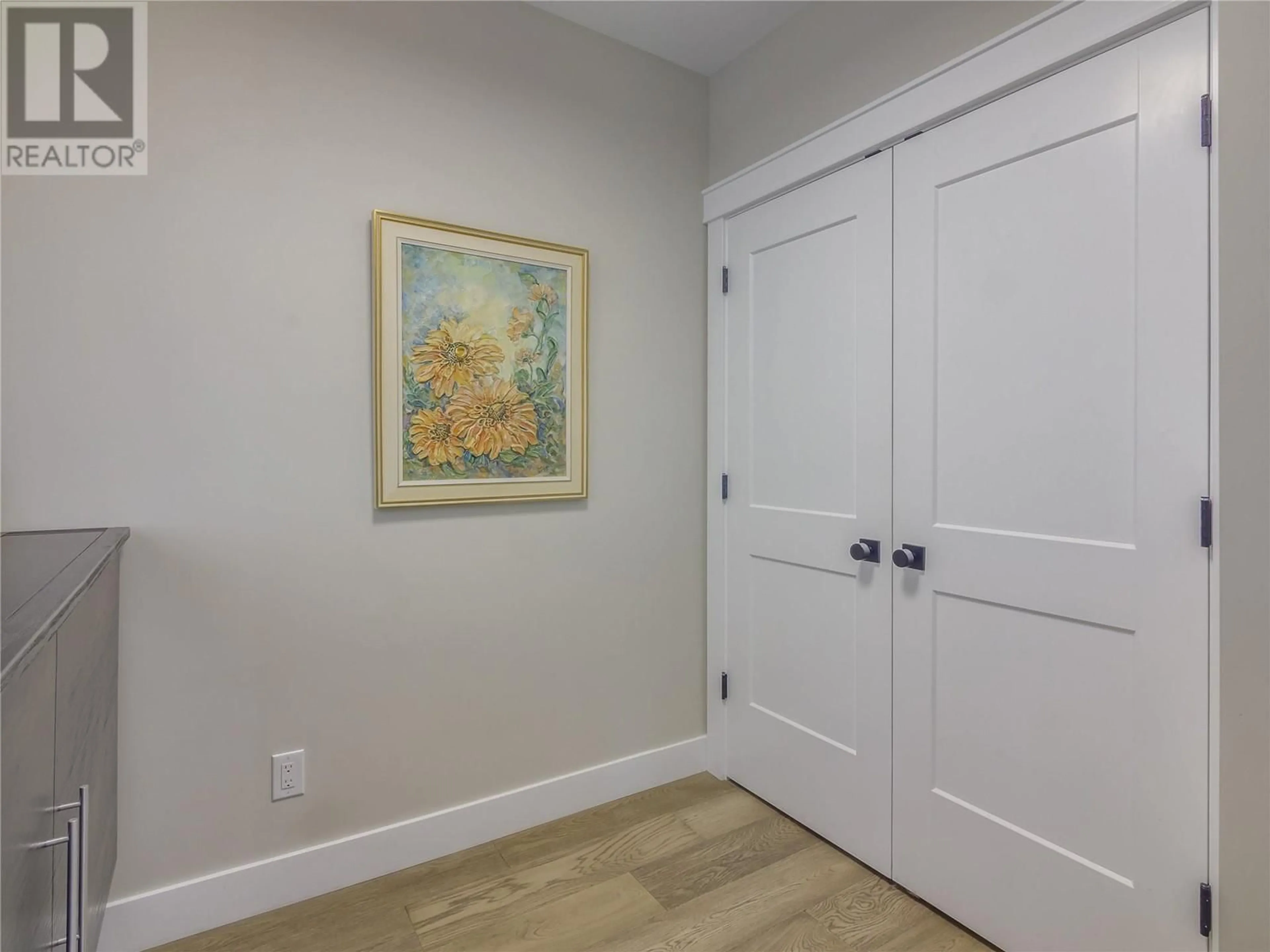 Indoor entryway for 222 Lee Avenue Unit# 103, Penticton British Columbia V2A0G2