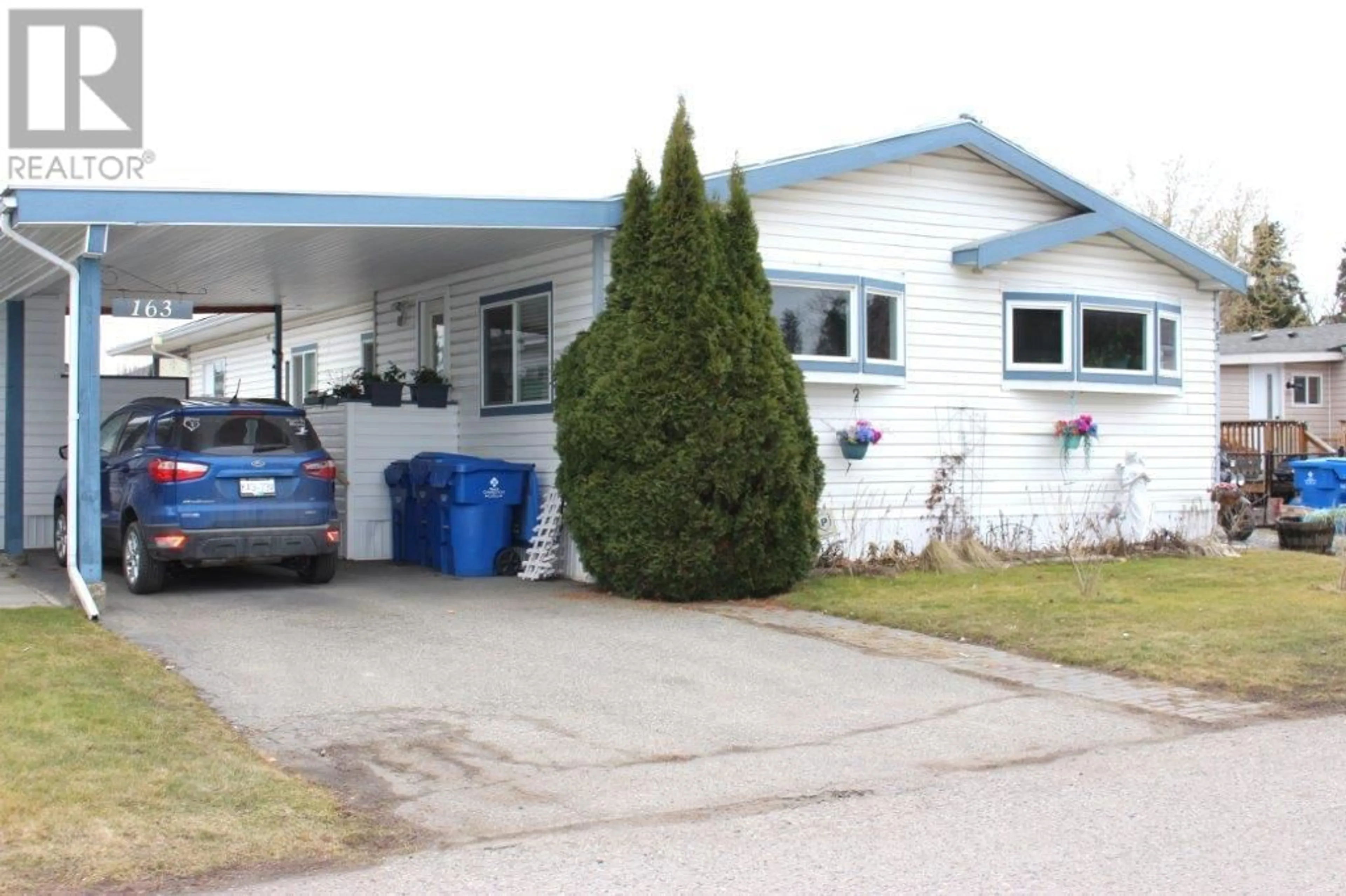 Home with vinyl exterior material, street for 163 - 715 BEAVER LAKE ROAD, Kelowna British Columbia V4V1E3