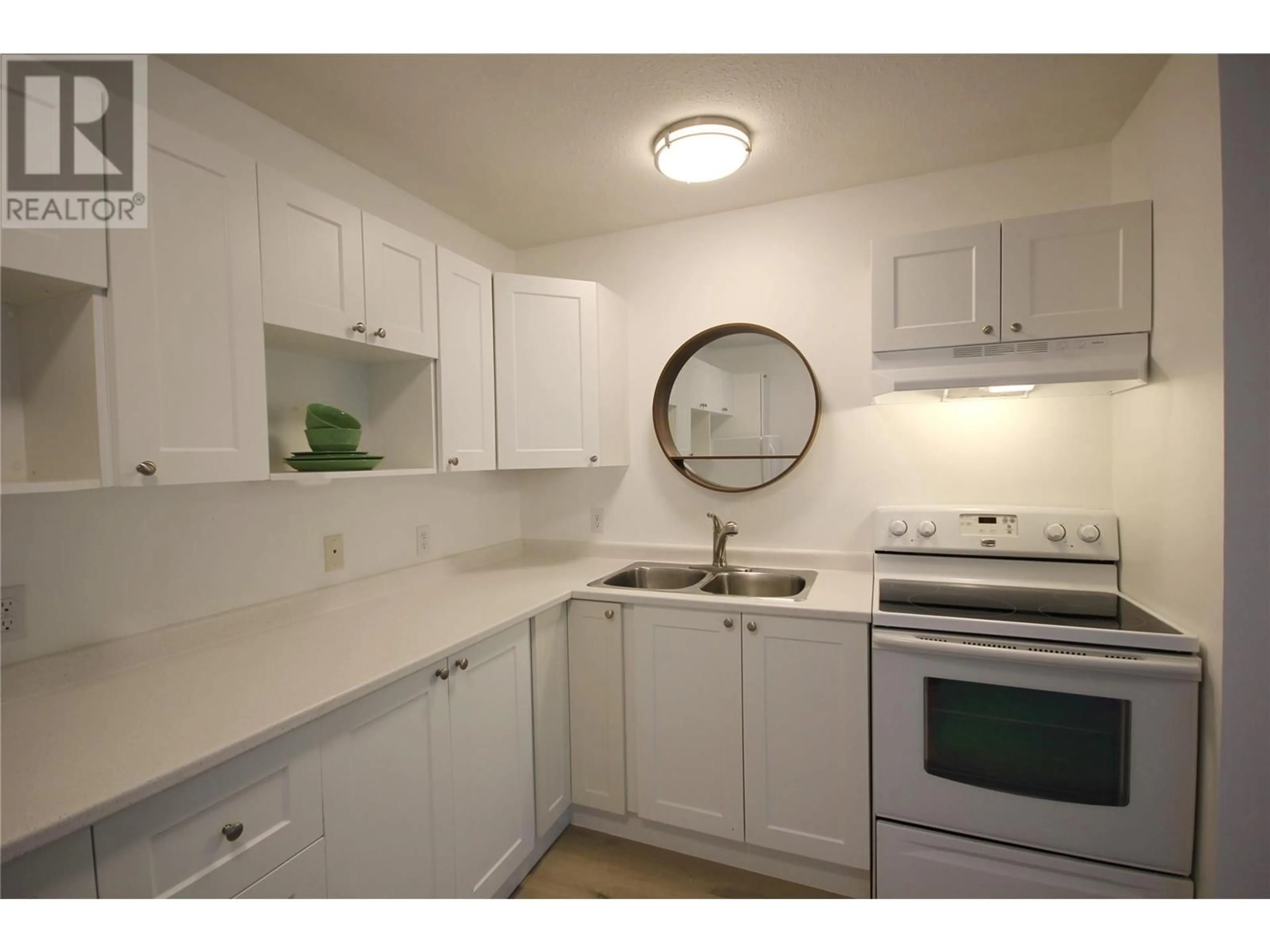 Standard kitchen, unknown for 150 Skaha Place Unit# 402, Penticton British Columbia V2A7K1