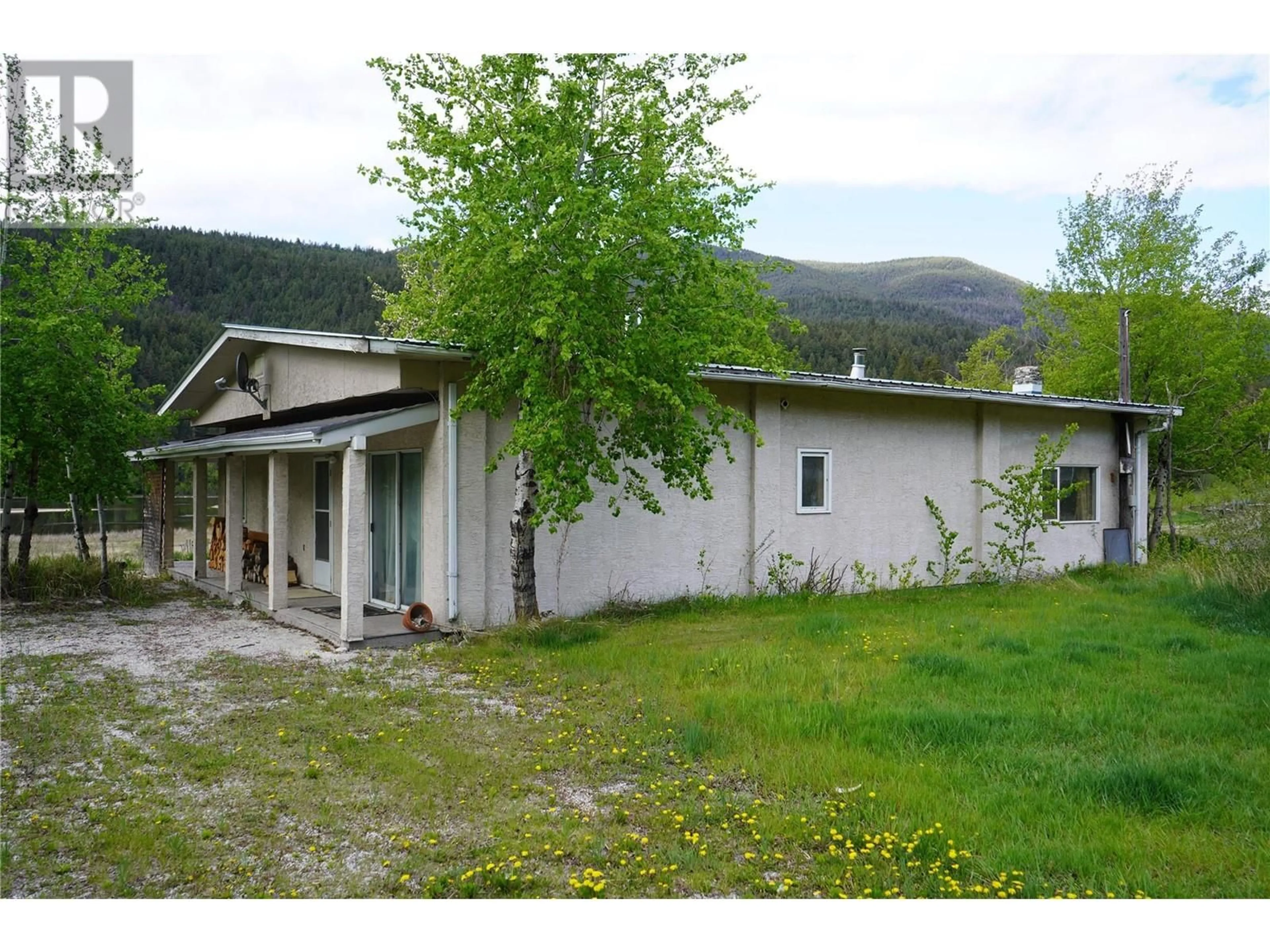 A pic from outside/outdoor area/front of a property/back of a property/a pic from drone, unknown for 6805 CARIBOO  97 HIGHWAY, Clinton British Columbia V0K1K0