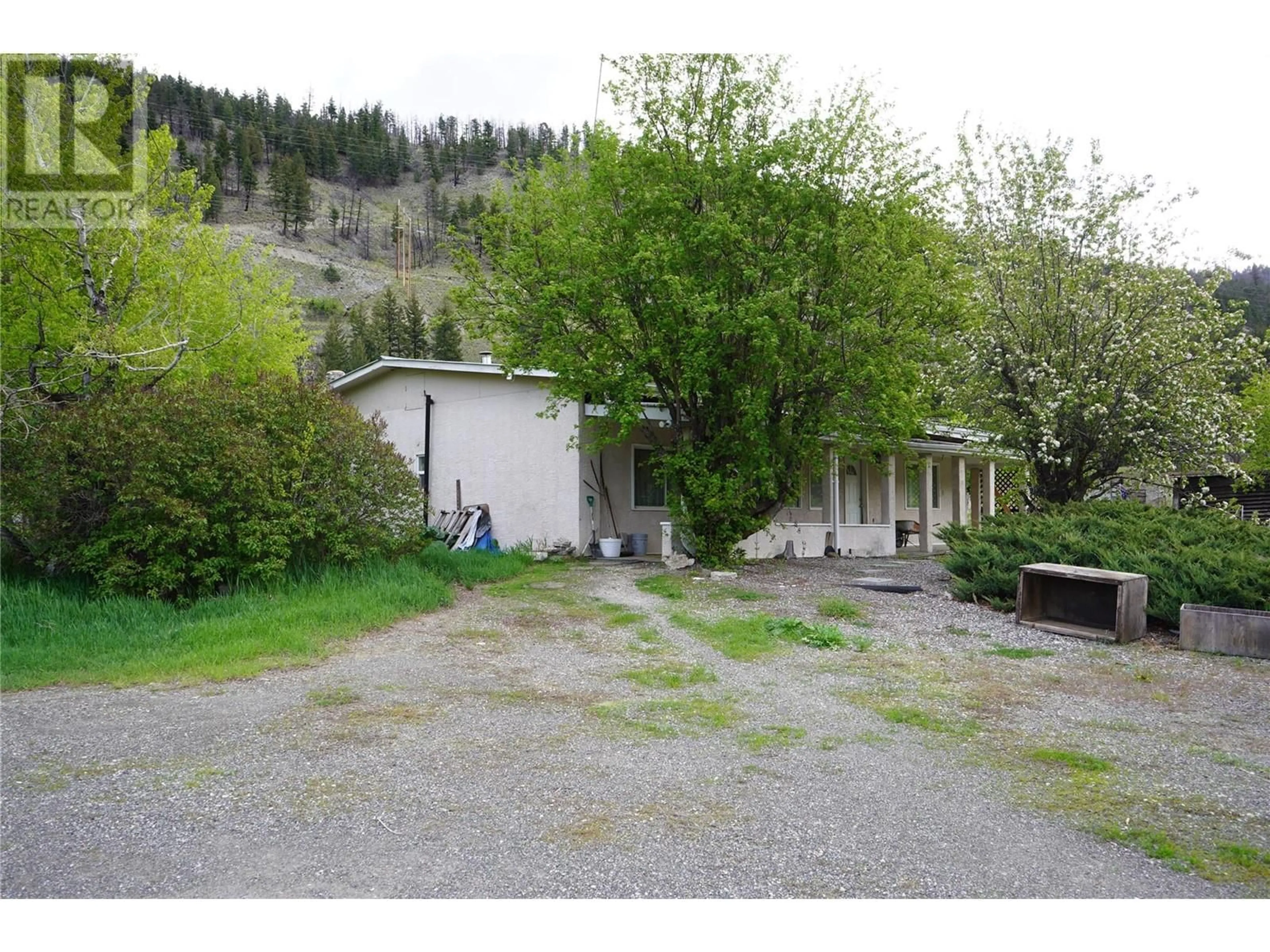 A pic from outside/outdoor area/front of a property/back of a property/a pic from drone, mountain view for 6805 CARIBOO  97 HIGHWAY, Clinton British Columbia V0K1K0
