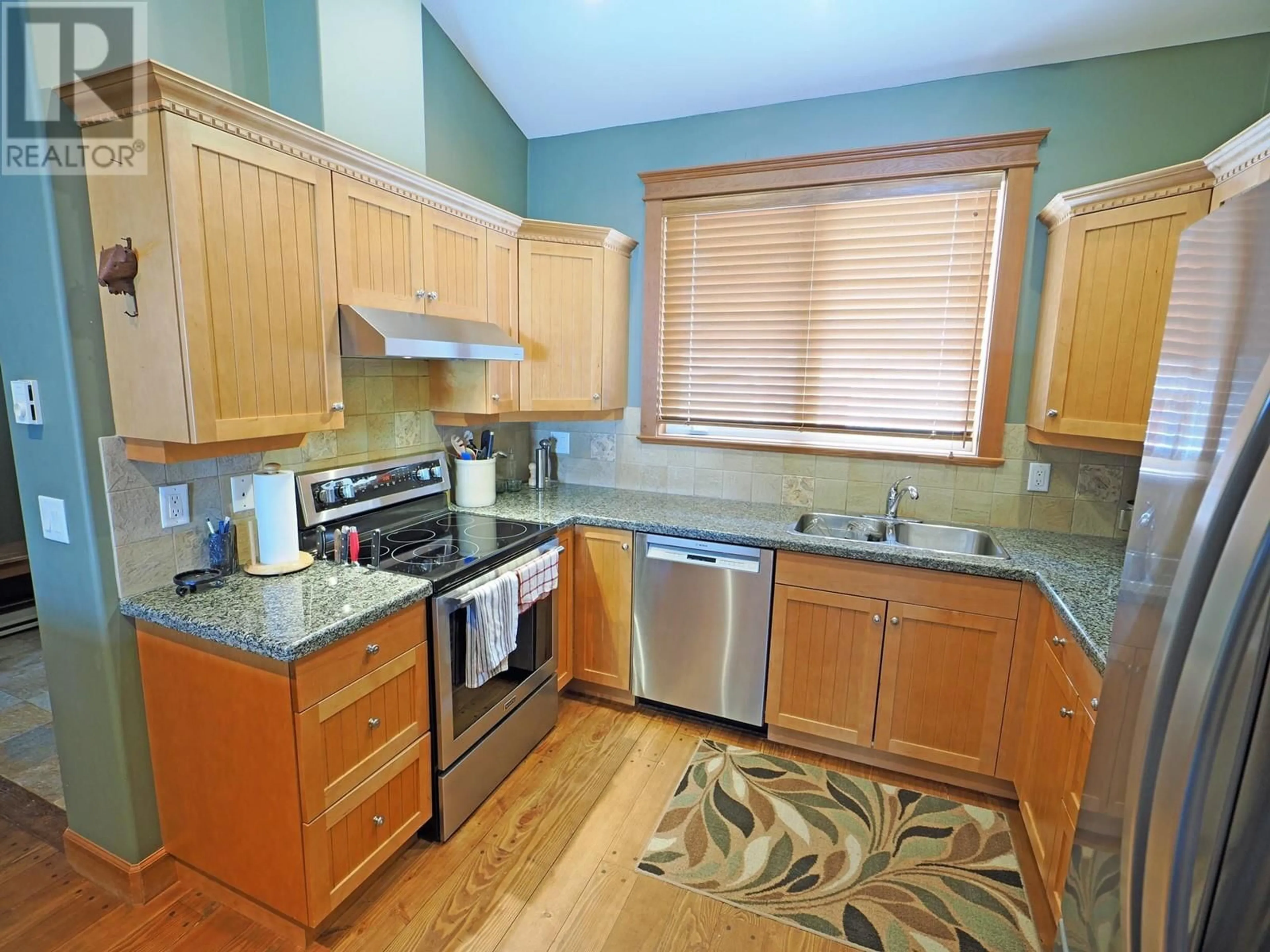 Standard kitchen, unknown for 14 - 7640 PORCUPINE ROAD, Big White British Columbia V1P1T4