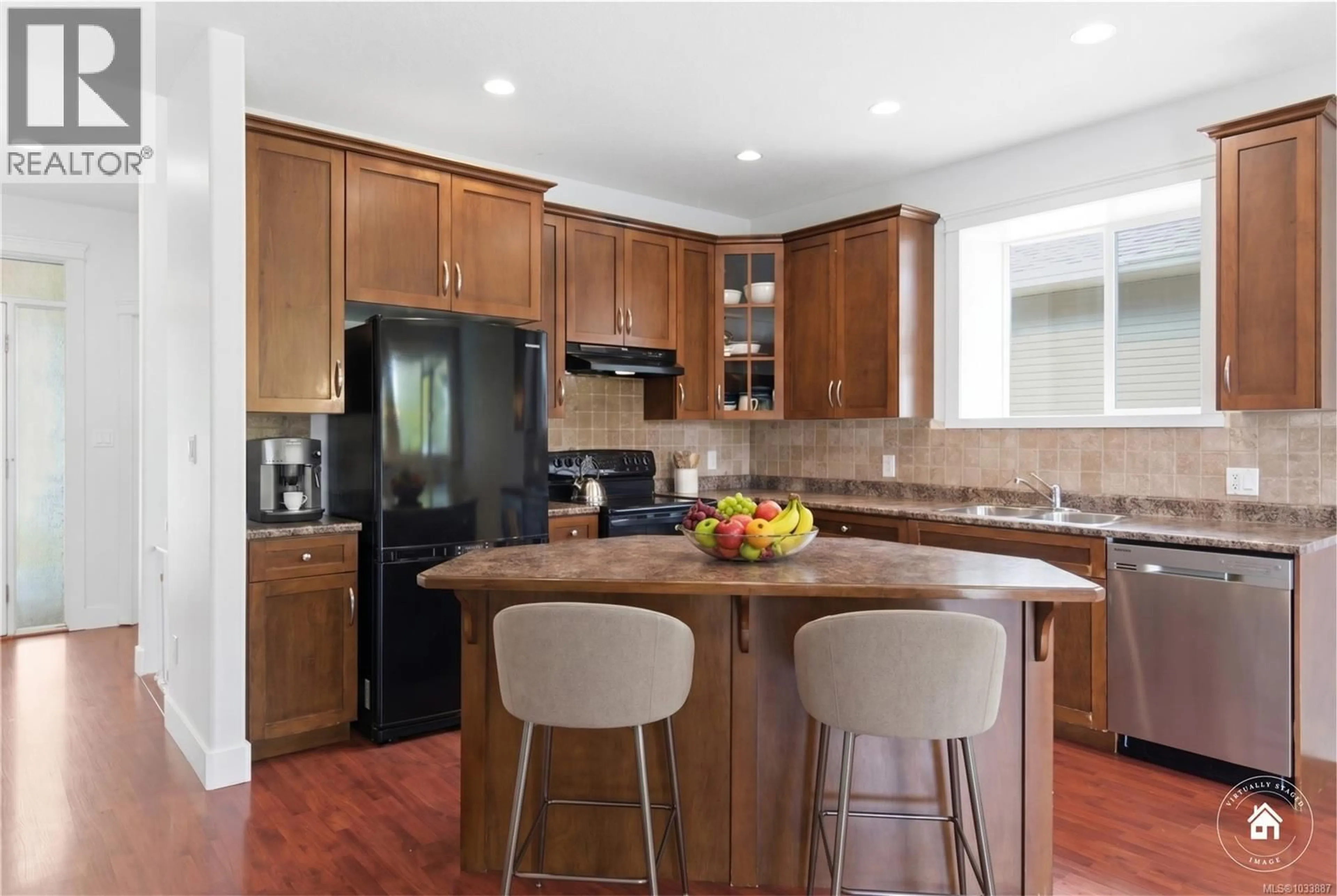 Open concept kitchen, unknown for 686 HOWARD AVENUE, Nanaimo British Columbia V9R3S7