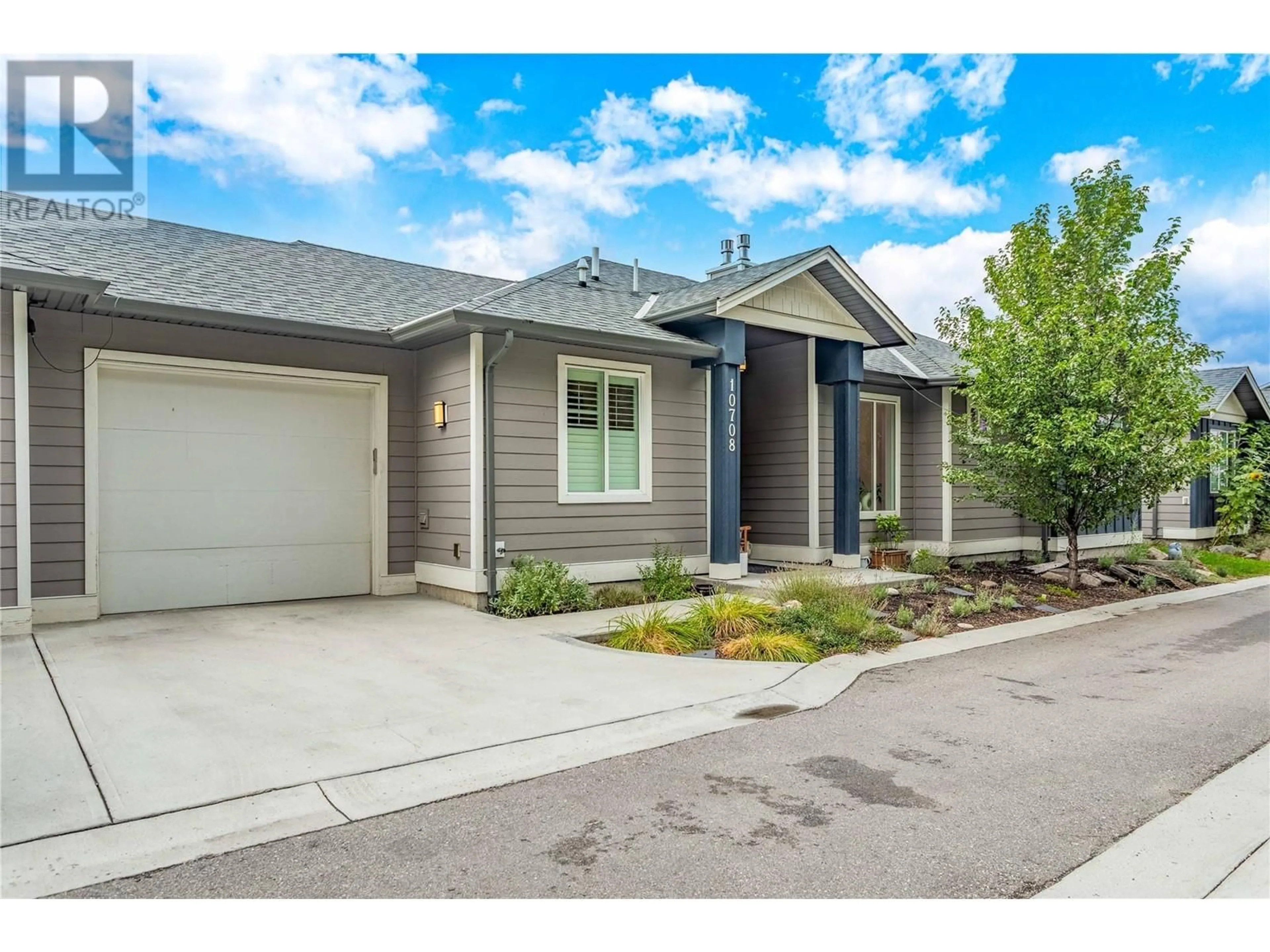 Home with vinyl exterior material, street for 10708 QUAIL ROAD, Lake Country British Columbia V4V1W4