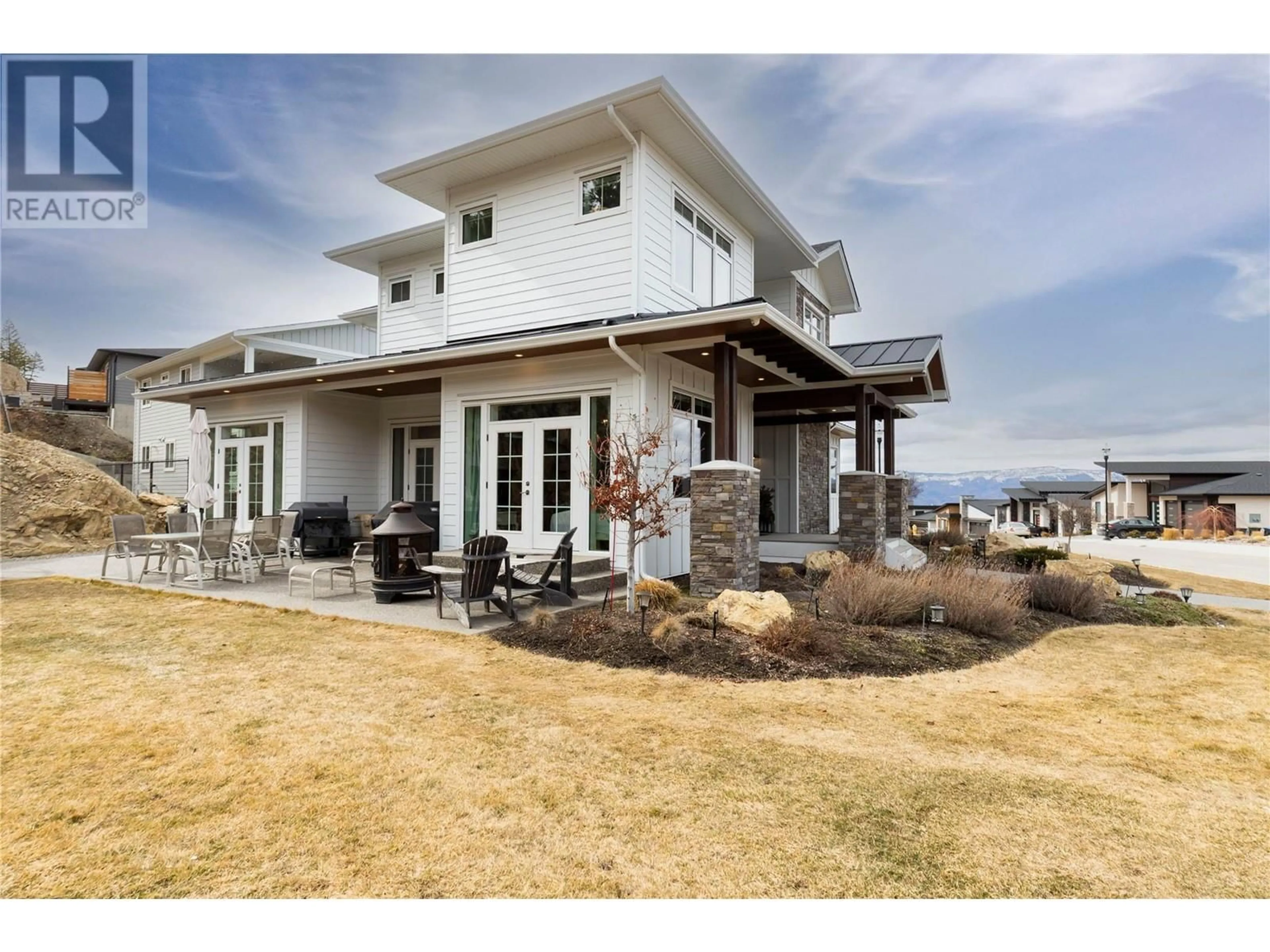 Home with vinyl exterior material, mountain view for 2191 LAVETTA DRIVE, Kelowna British Columbia V1P1V1