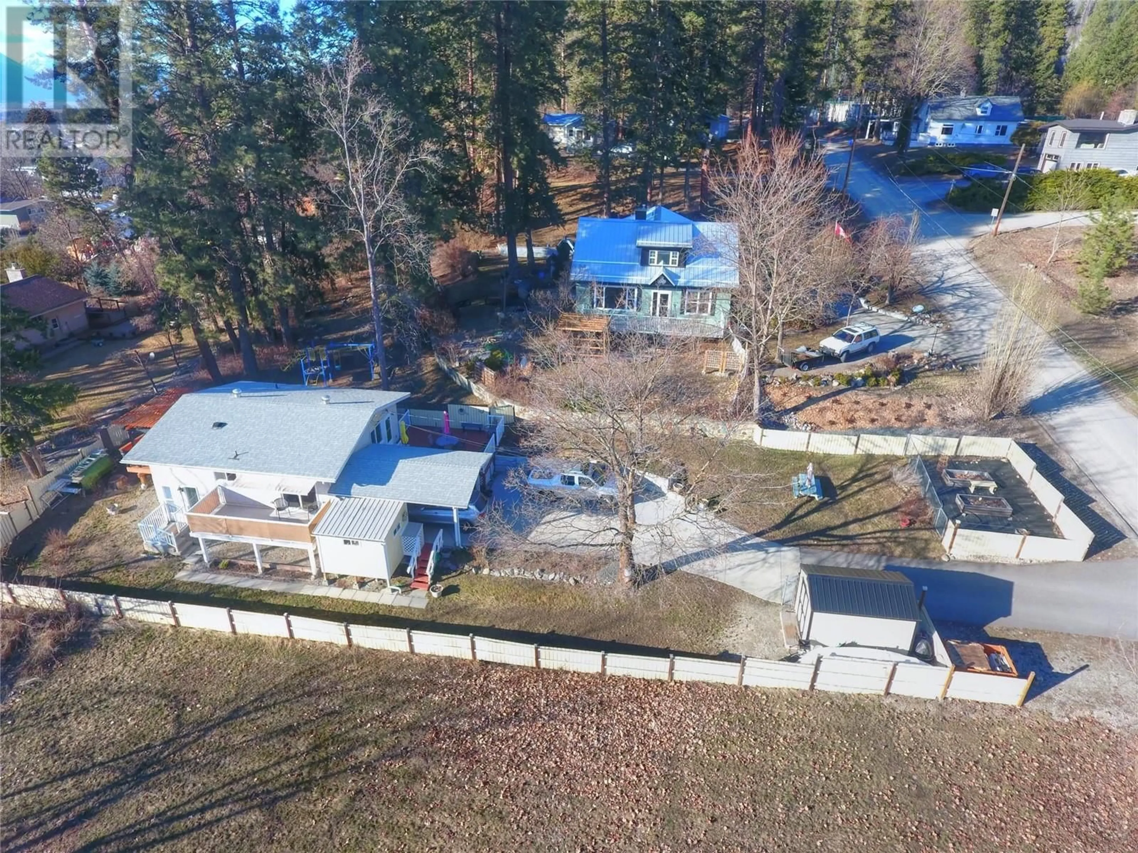 A pic from outside/outdoor area/front of a property/back of a property/a pic from drone, unknown for 213 24TH  N Avenue N, Creston British Columbia V0B1G5