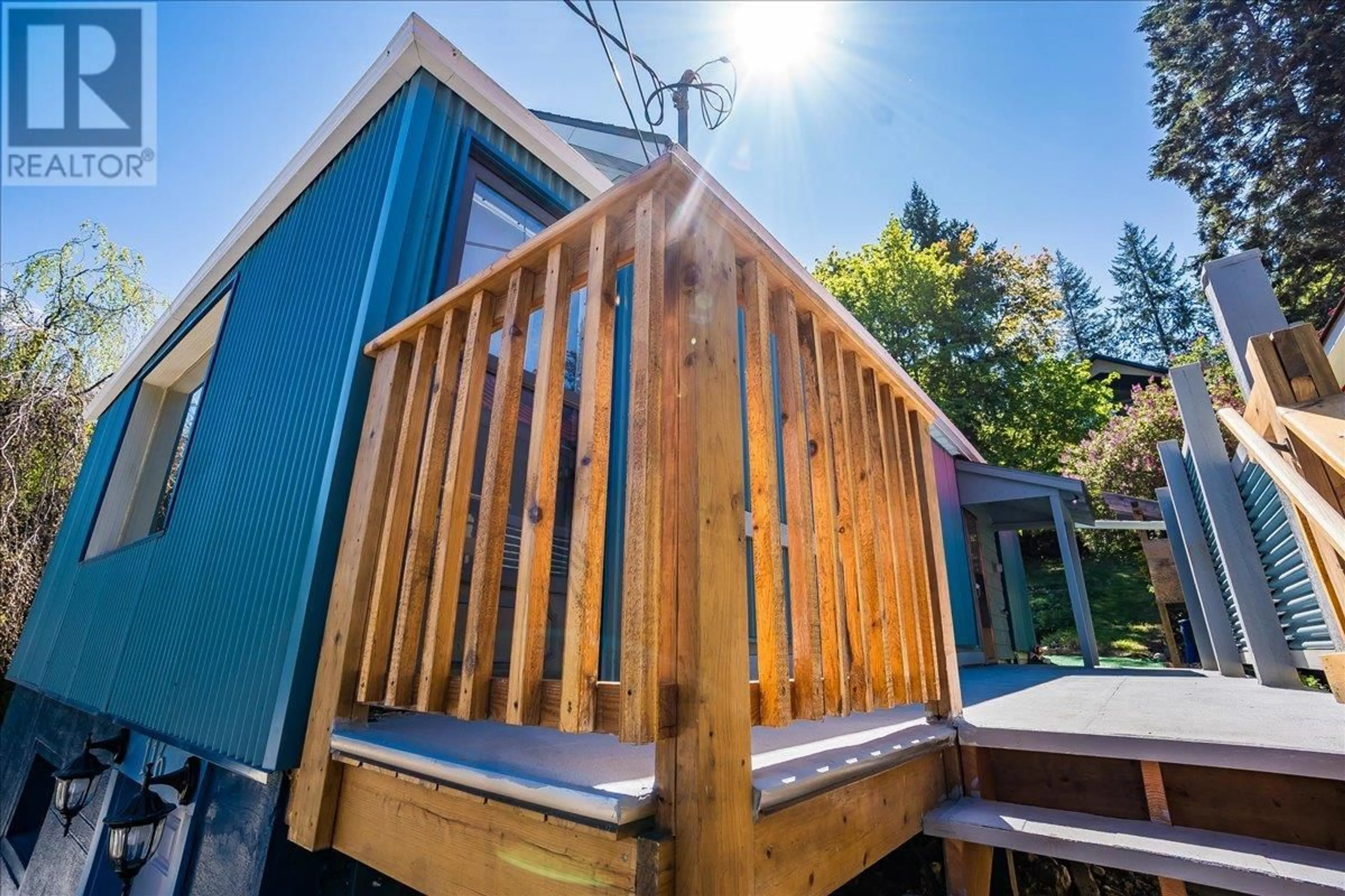 Patio, street for 116 CHATHAM STREET, Nelson British Columbia V1L3Y8