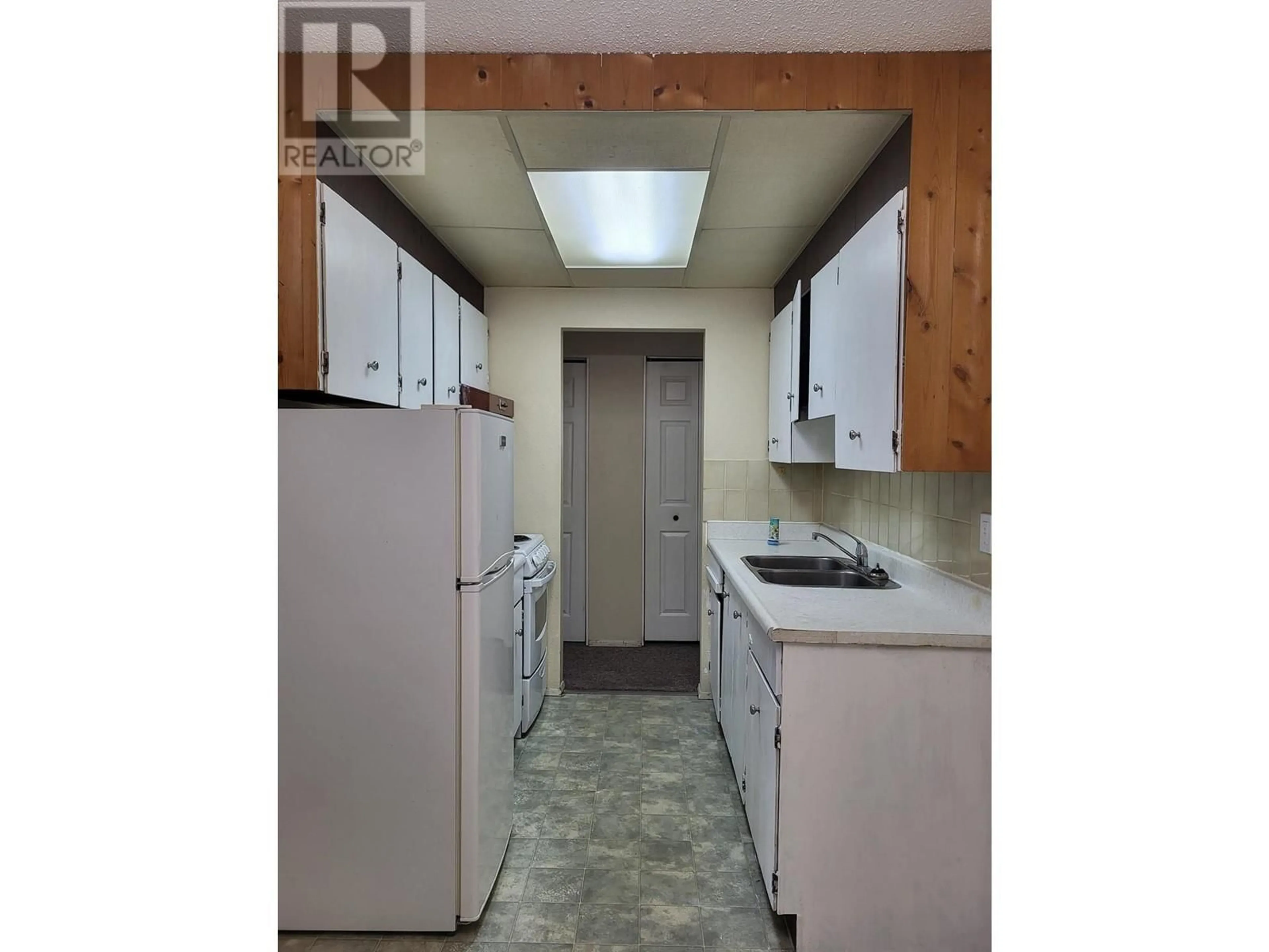 Standard kitchen, unknown for 208 - 3800 24 AVENUE, Vernon British Columbia V1T1L9