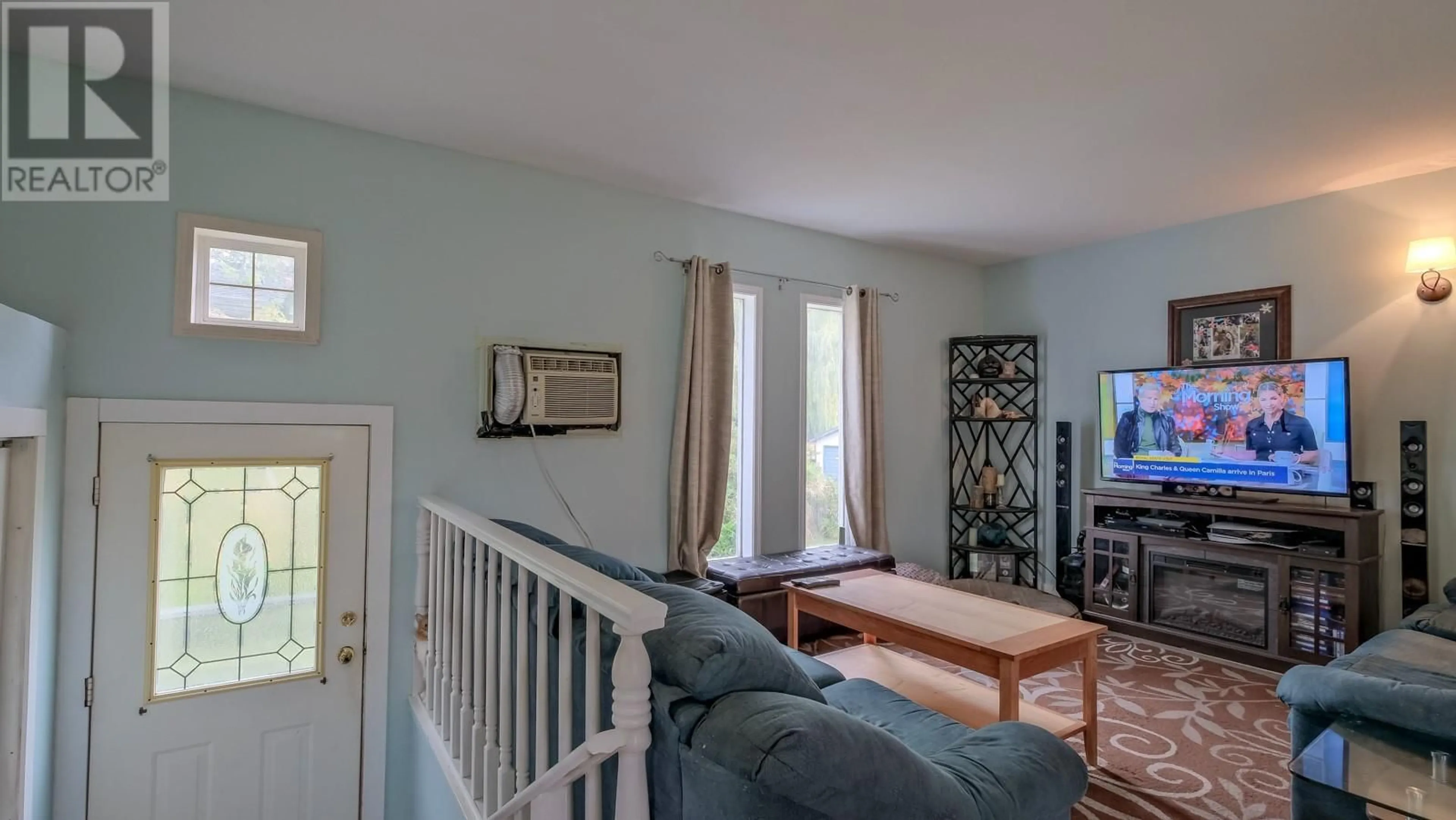Living room with furniture, unknown for 11337 REISWIG ROAD, Lake Country British Columbia V4V1X5