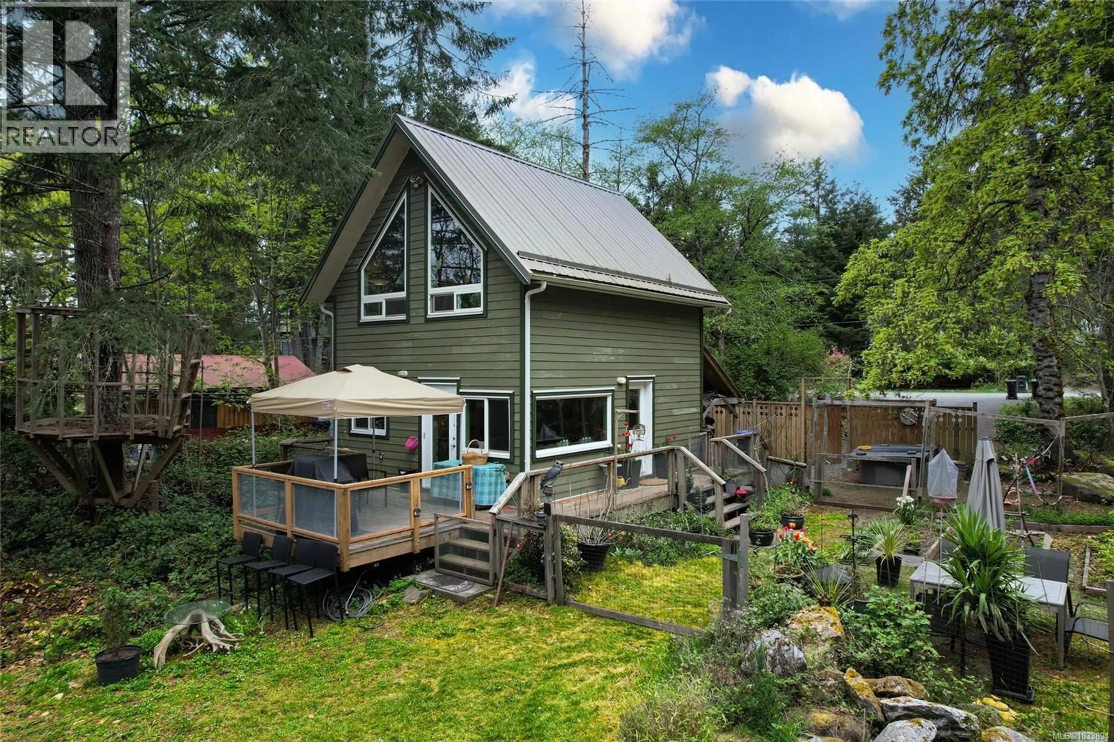 Patio, water/lake/river/ocean view for 3055 MANDER ROAD, Gabriola Island British Columbia V0R1X7