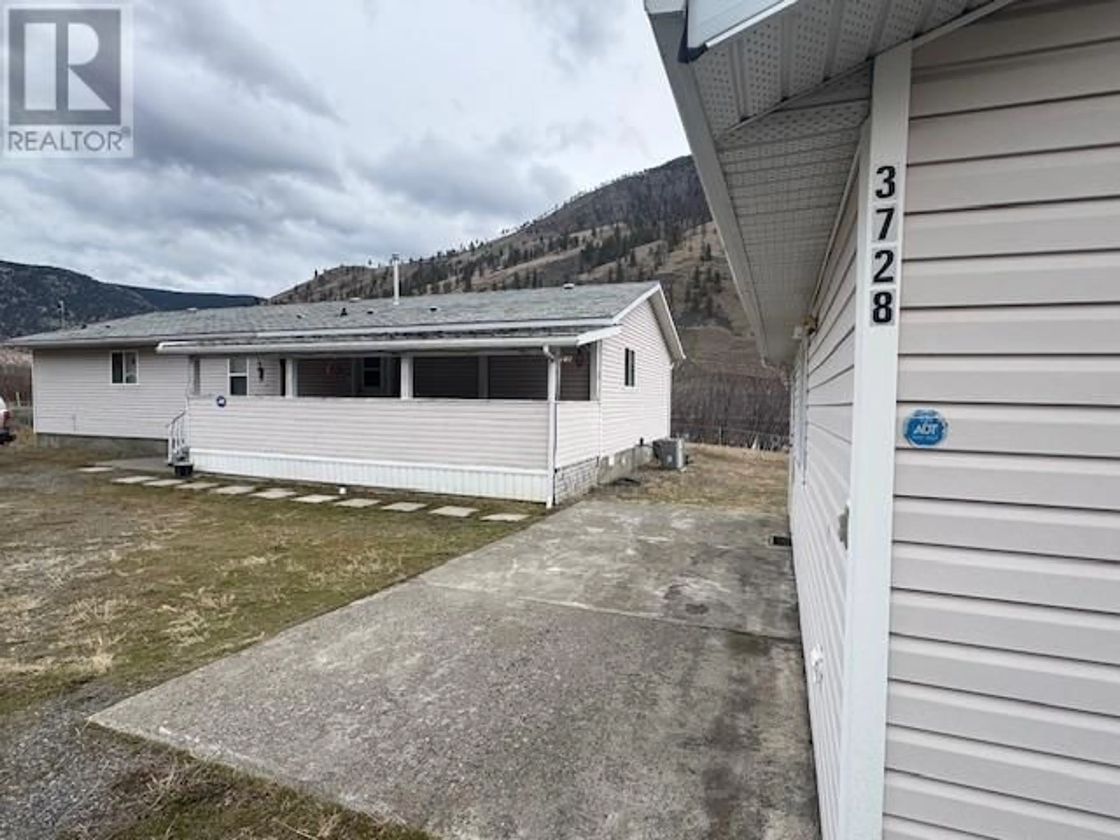 A pic from outside/outdoor area/front of a property/back of a property/a pic from drone, mountain view for 3728 RIVERVIEW AVENUE, Ashcroft British Columbia V0K2L0