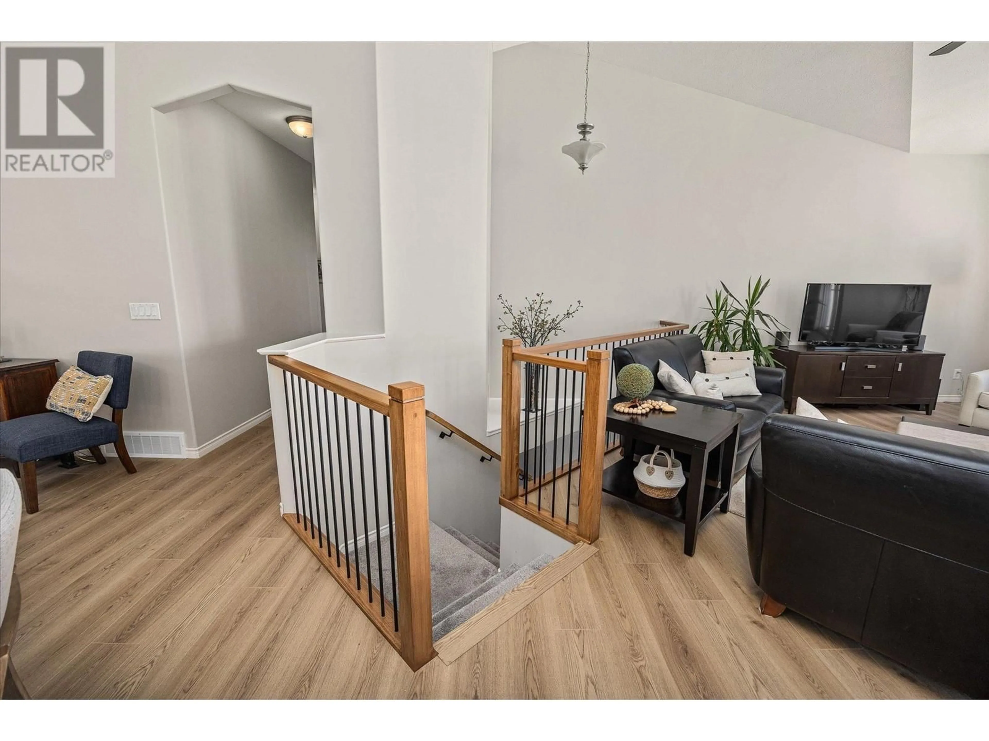 Unknown for 1750 MARKHAM COURT, Kelowna British Columbia V1V2W1