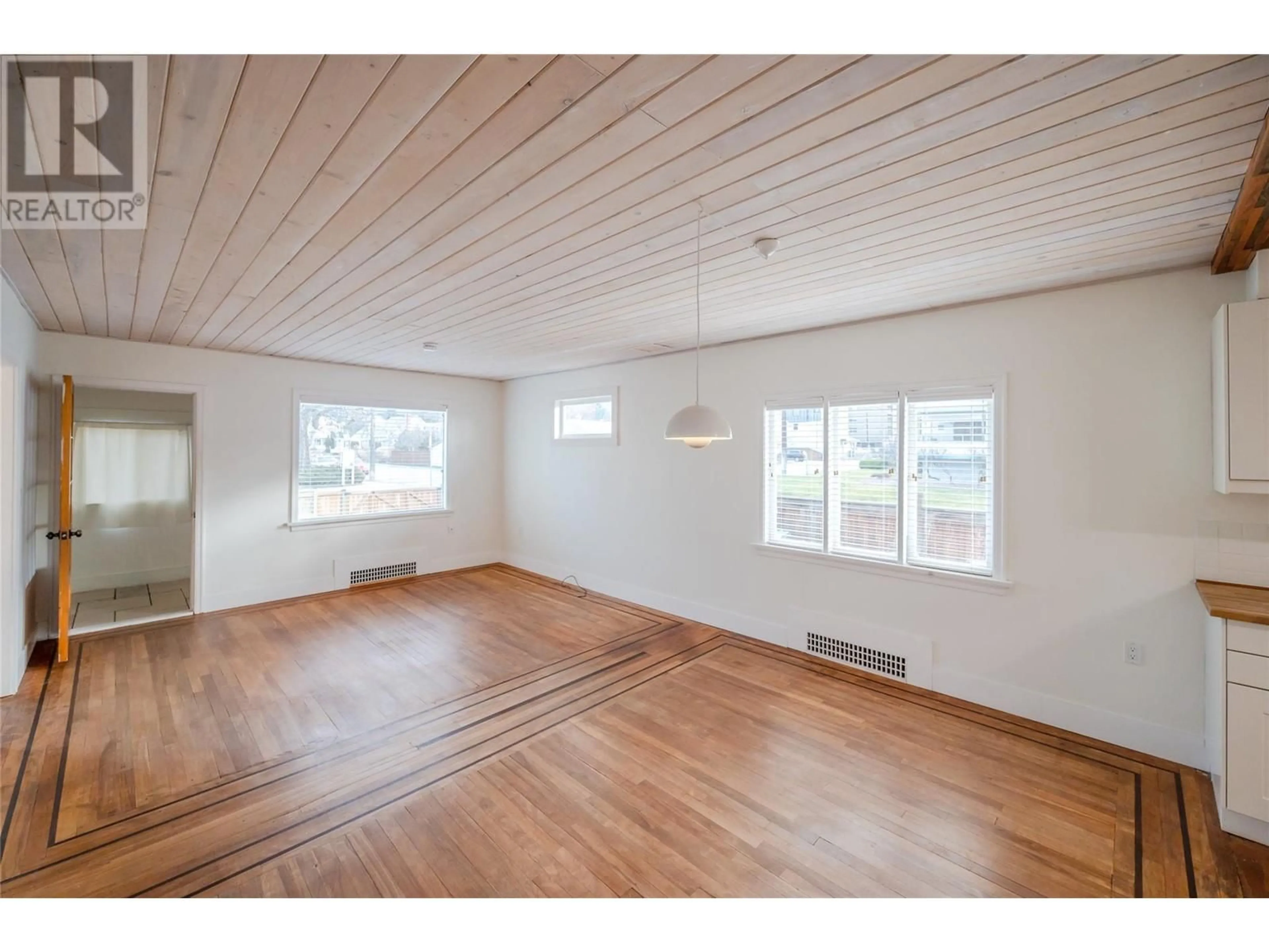 A pic of a room for 302 SCOTT AVENUE, Penticton British Columbia V2A2J8