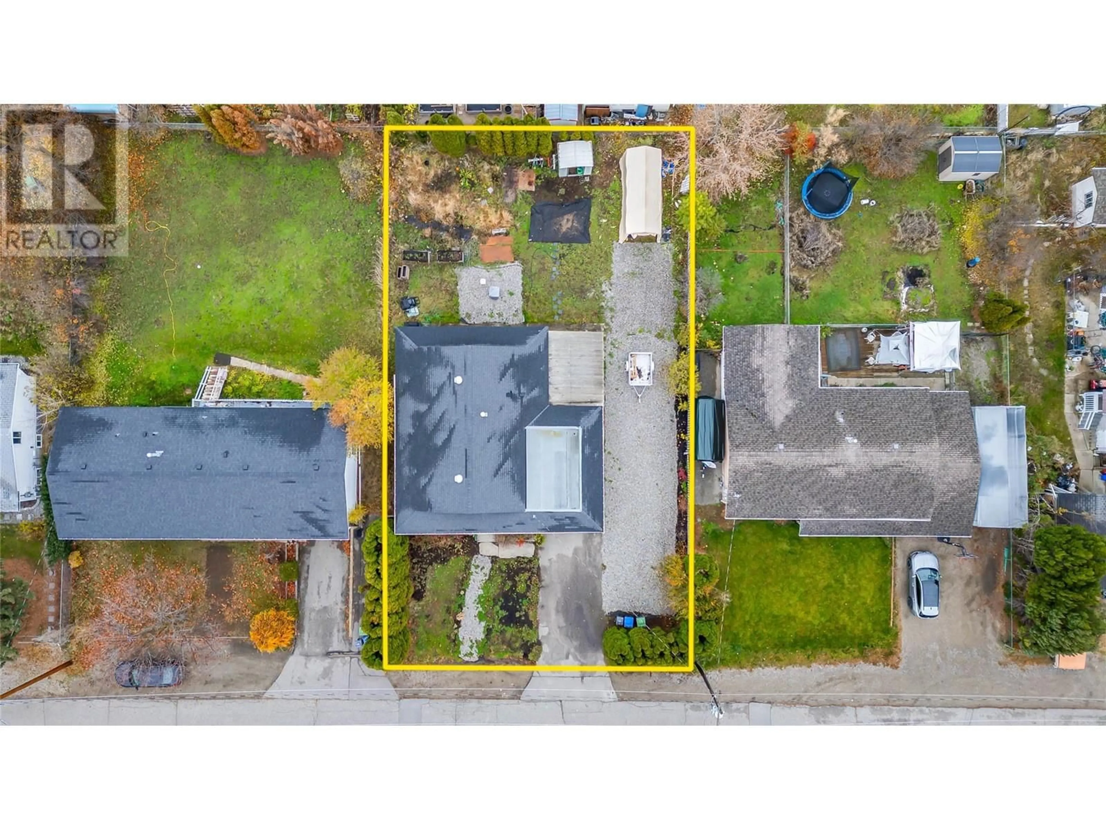 A pic from outside/outdoor area/front of a property/back of a property/a pic from drone, street for 170 MARS ROAD, Kelowna British Columbia V1Y8E7