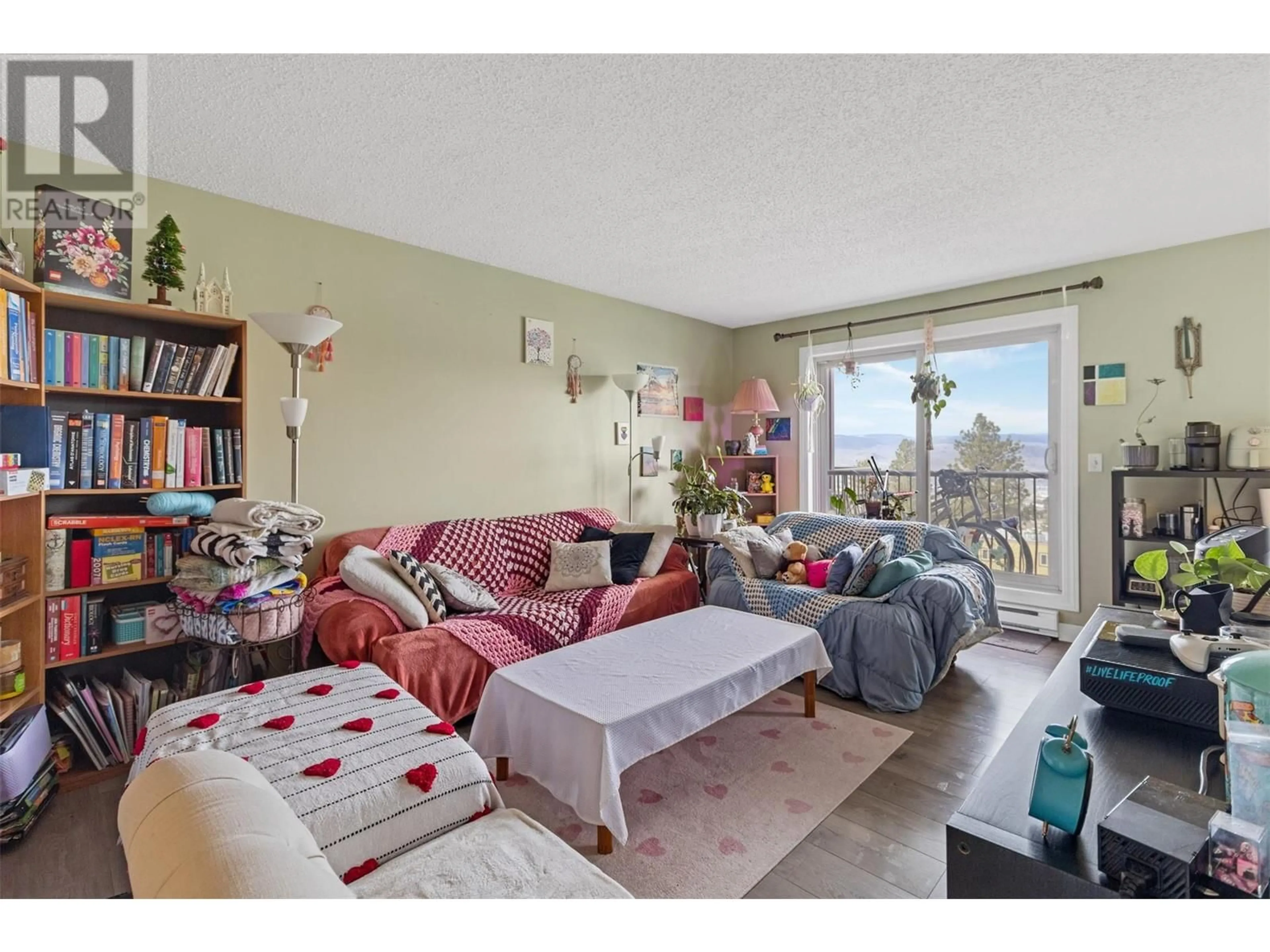 A pic of a room for 44 - 1810 SUMMIT DRIVE, Kamloops British Columbia V2E2C7