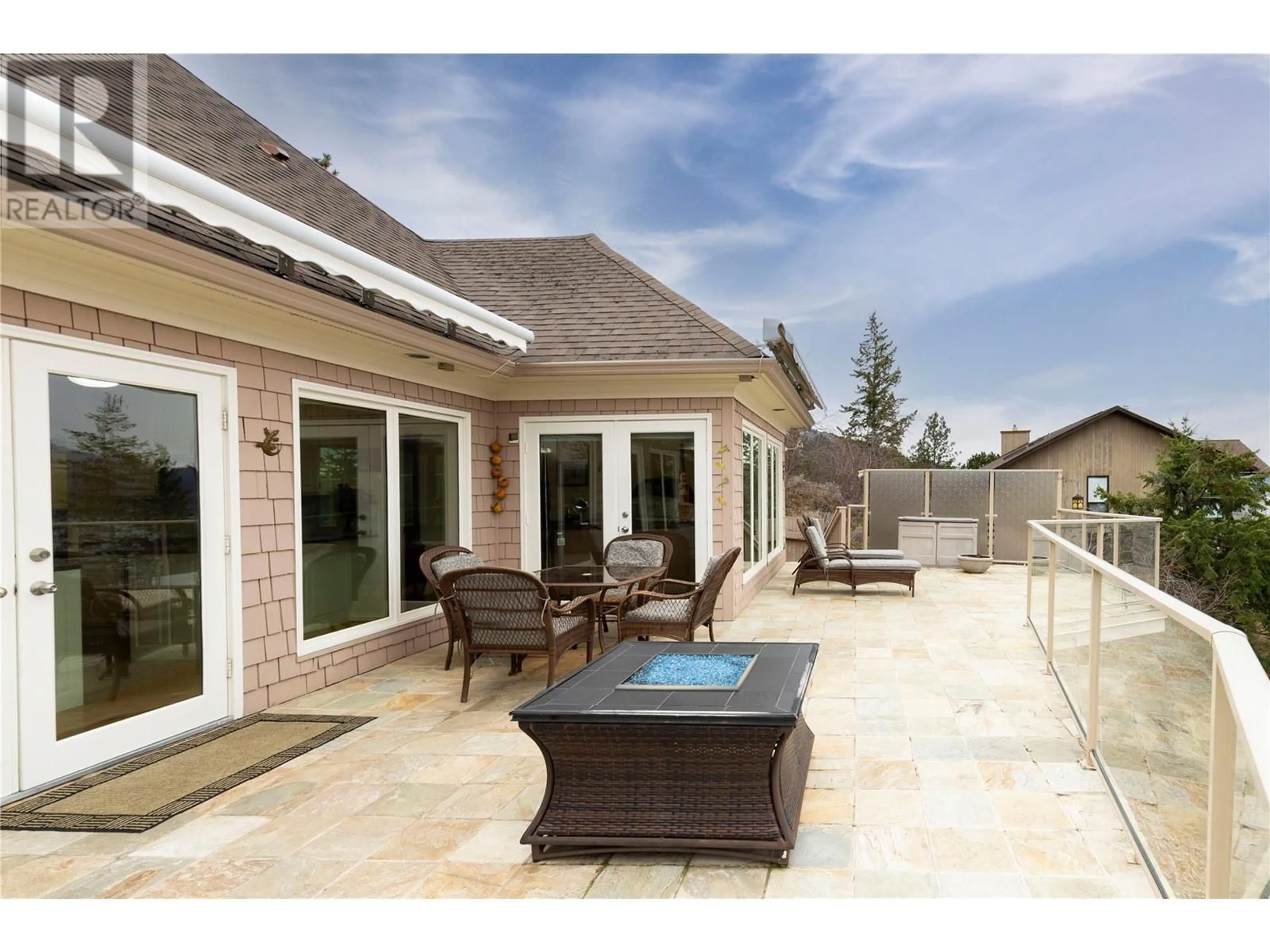 Patio, unknown for 1116 LYNN COURT, Kelowna British Columbia V1Y1H1