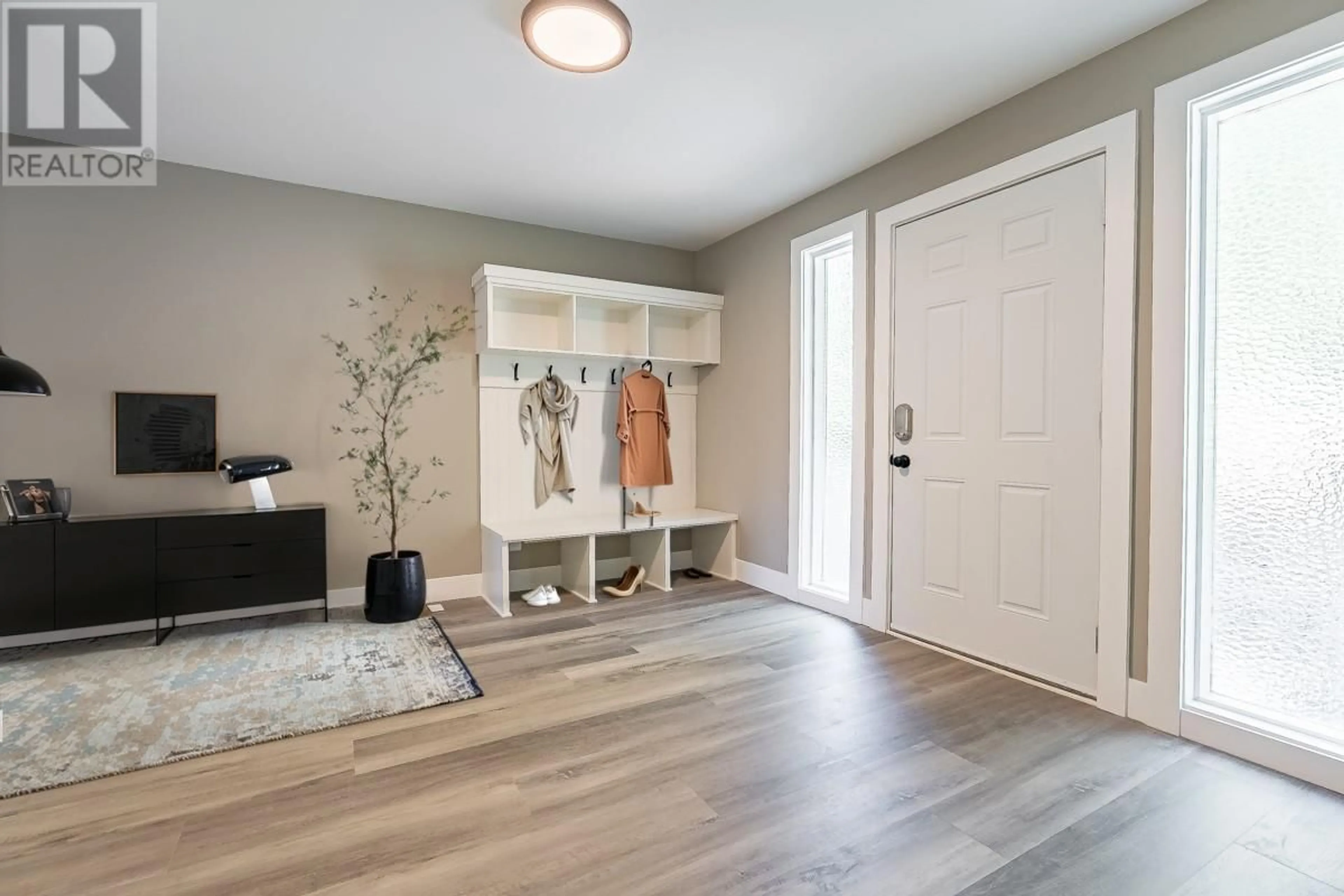 Indoor entryway for 7430 CROWFOOT DRIVE, Anglemont British Columbia V0E1M8