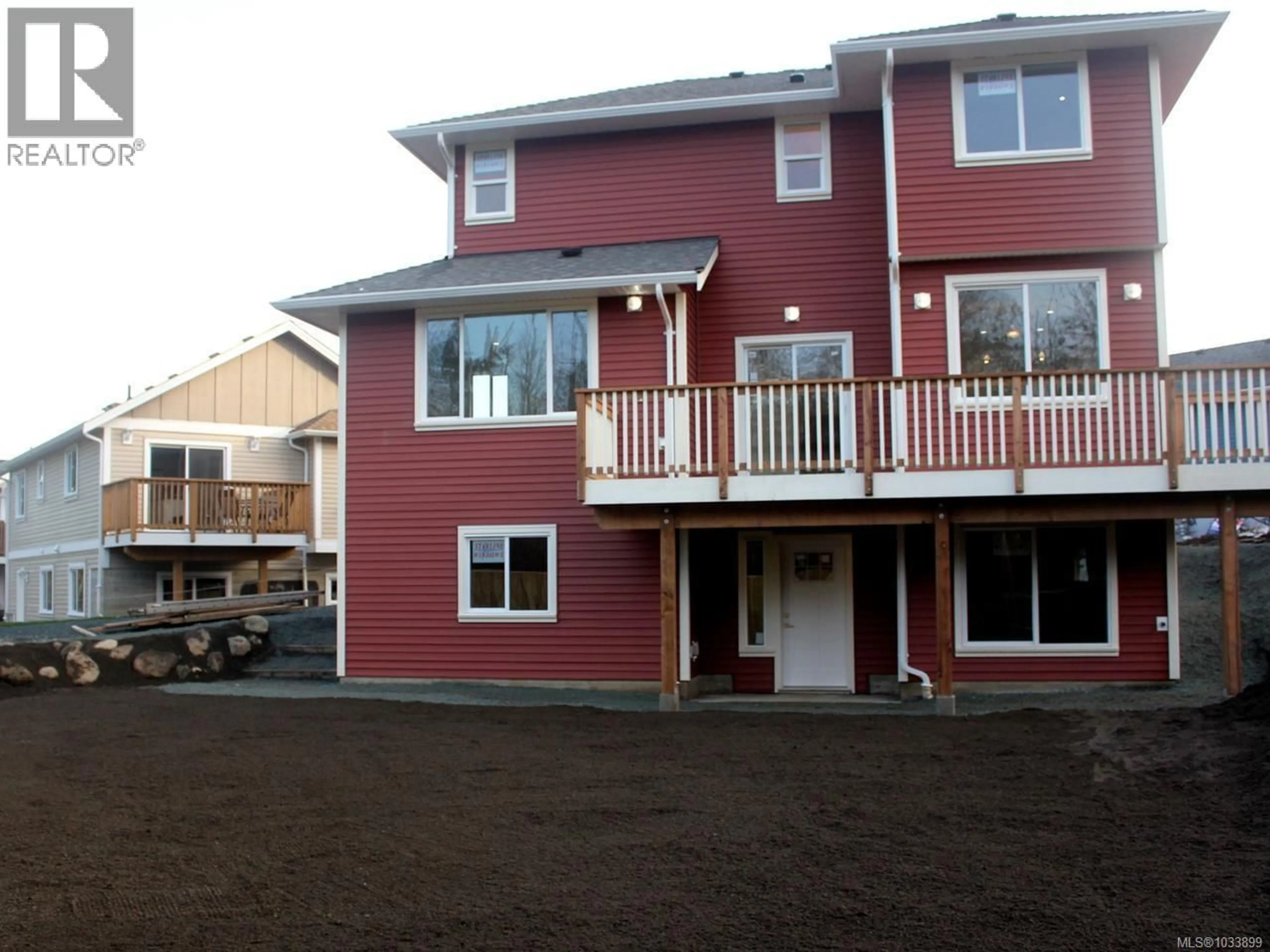 Home with vinyl exterior material, building for 7 - 1711 CHAPLIN STREET, Crofton British Columbia V0R1R0
