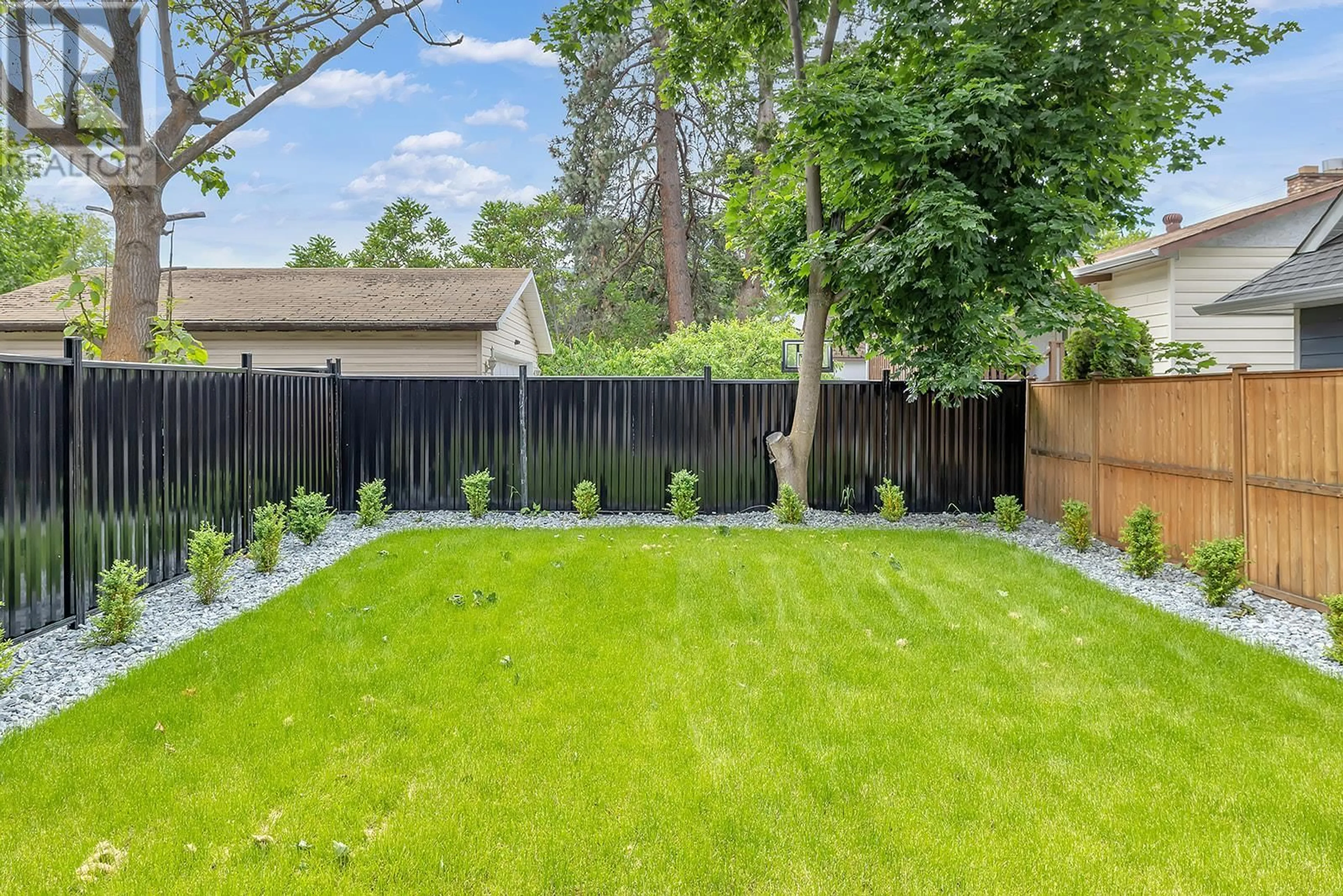 Patio, street for 705 RAYMER ROAD, Kelowna British Columbia V1W1H6