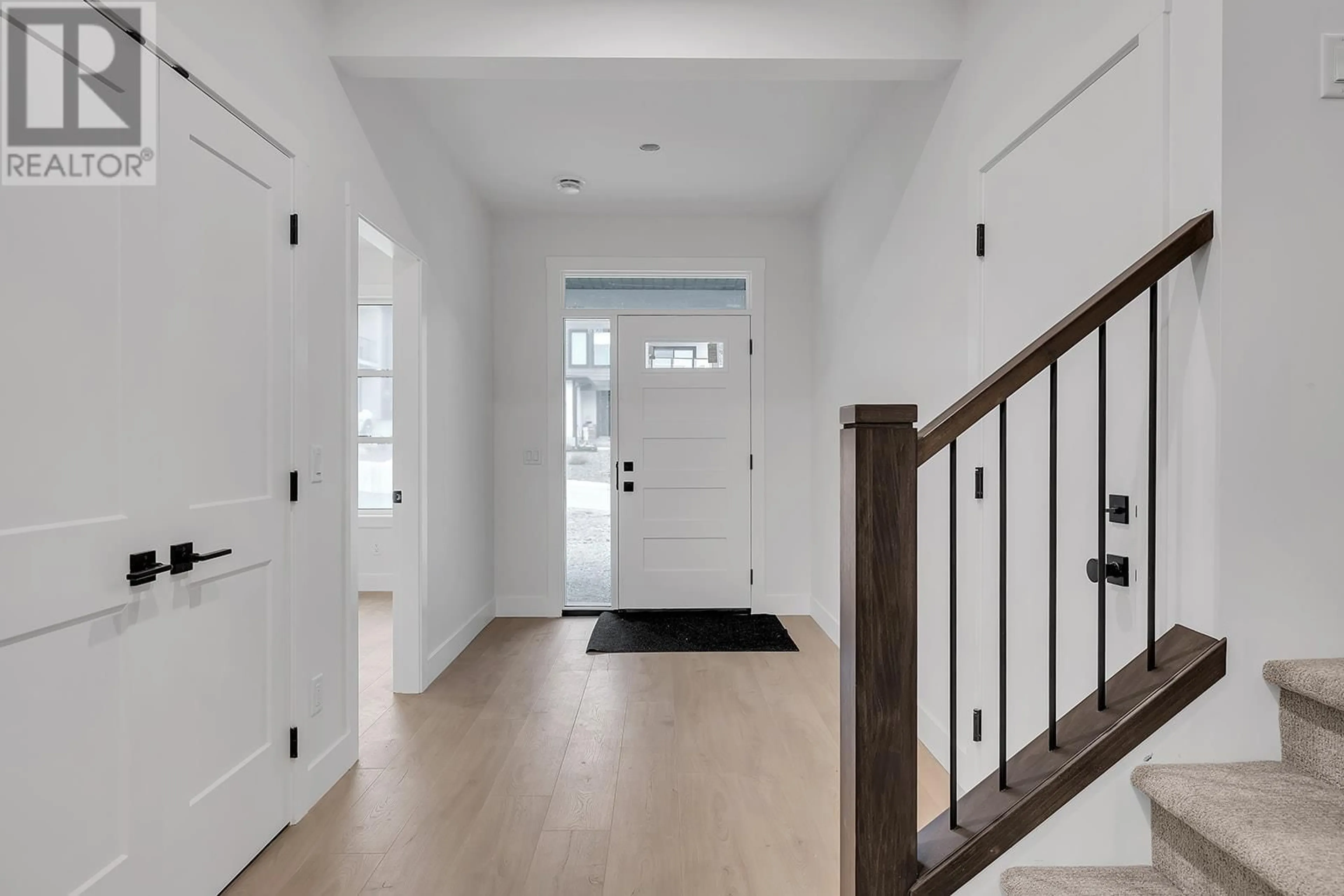 Indoor entryway for 2843 CANYON CREST DRIVE, West Kelowna British Columbia V4T0E3