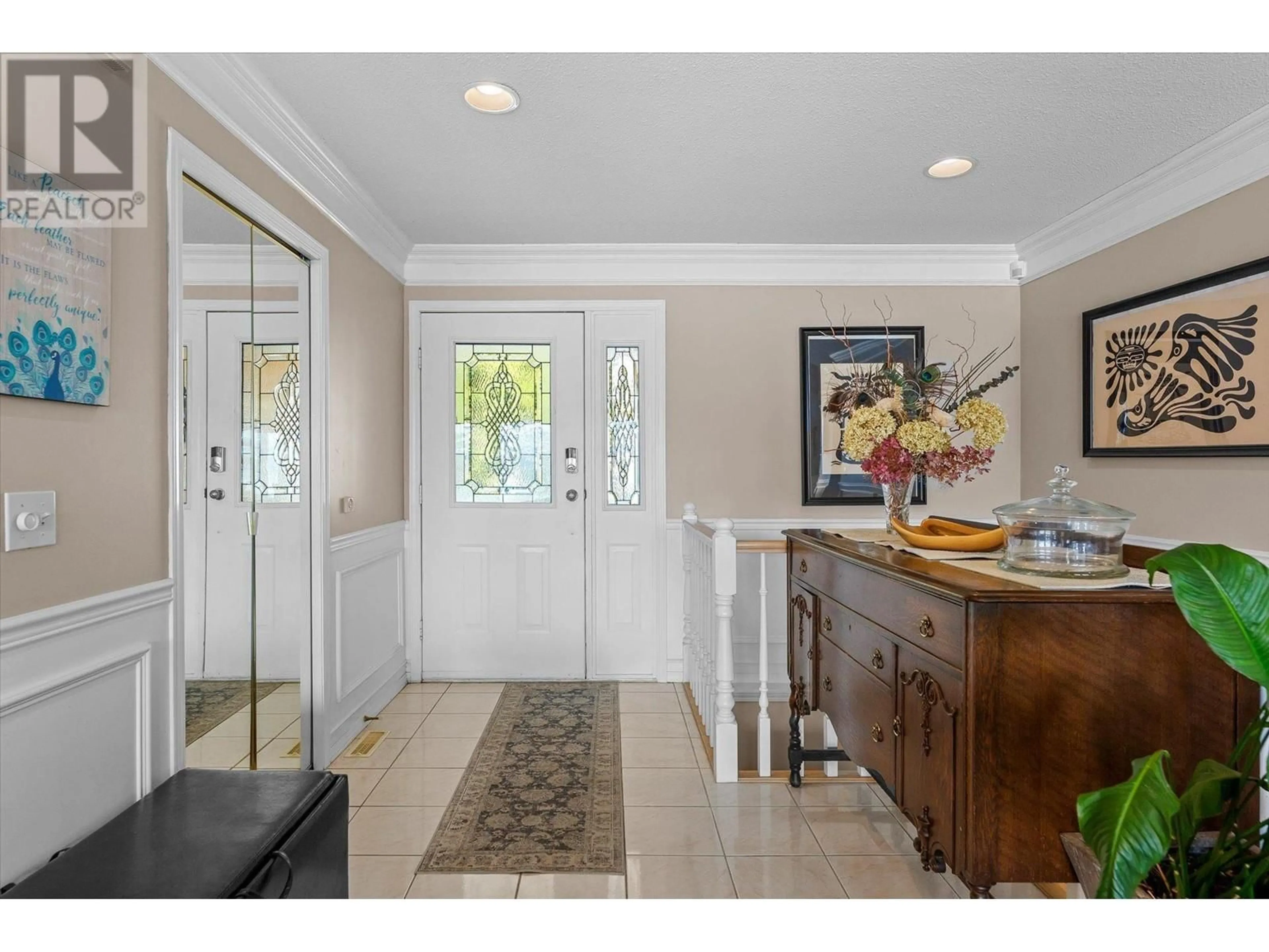 Indoor entryway for 5283 SUTHERLAND ROAD, Peachland British Columbia V0H1X2
