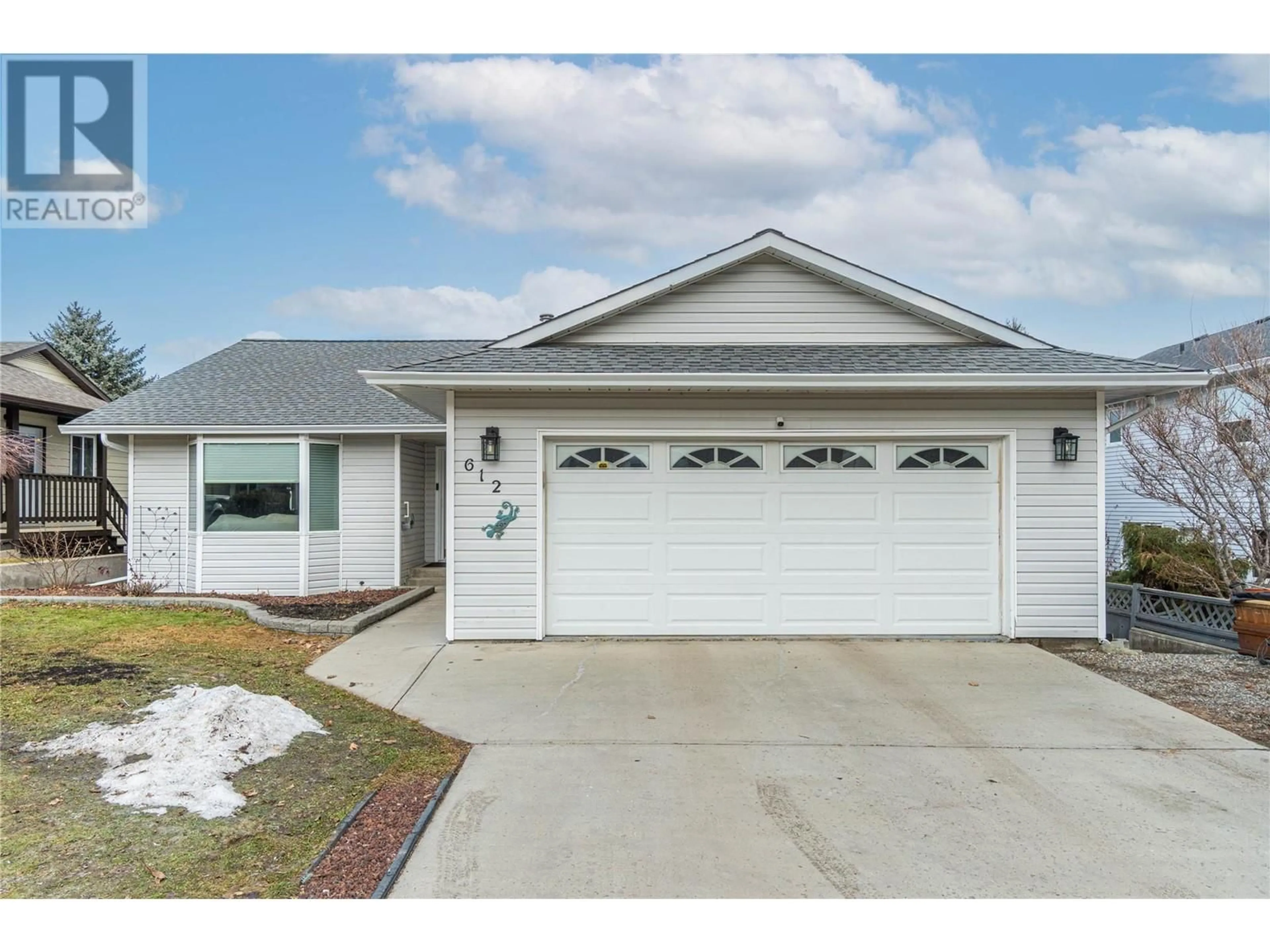 Home with vinyl exterior material, street for 612 BRAEMAR Drive, Kamloops British Columbia V1S1H9