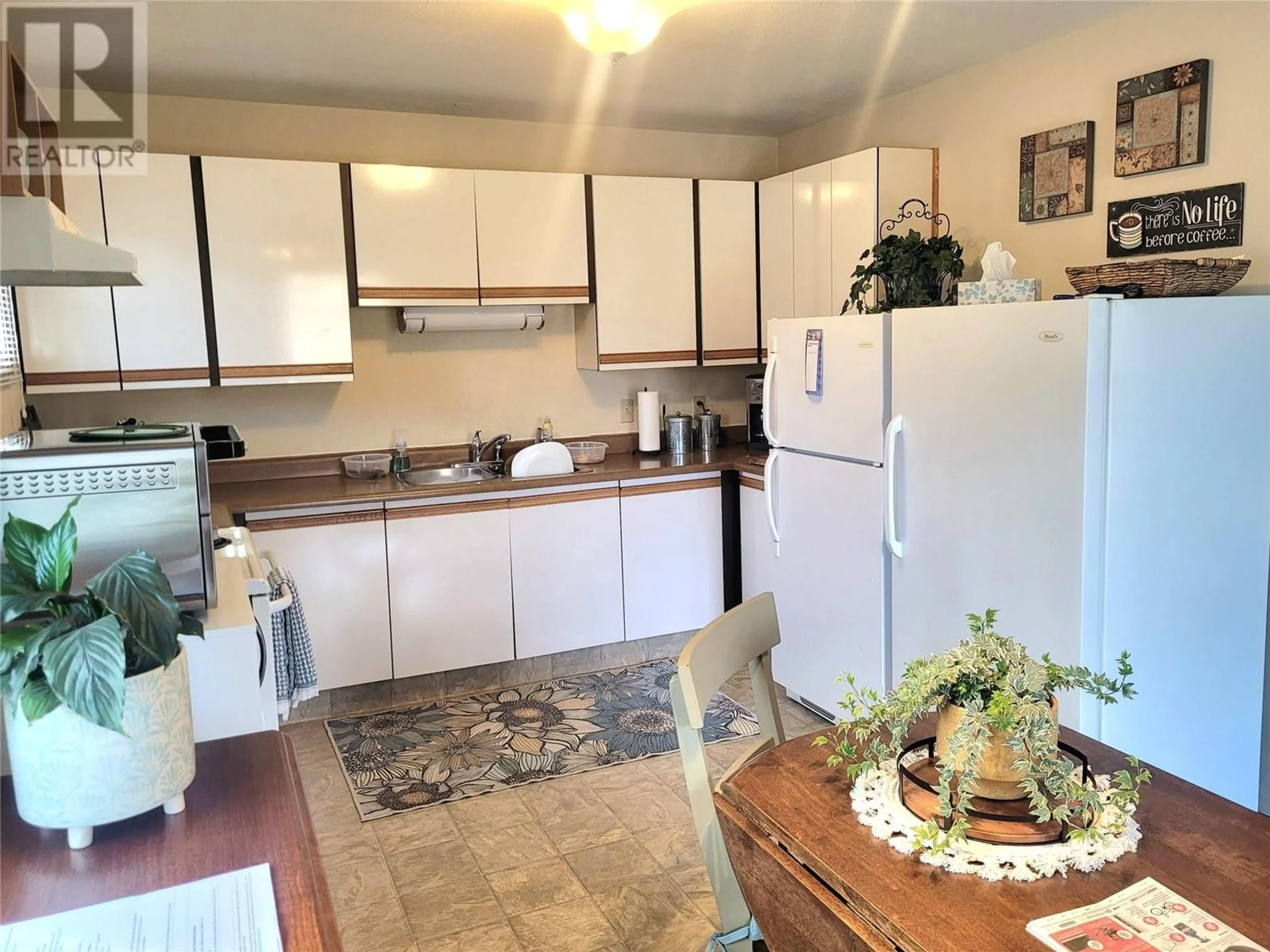 Standard kitchen, unknown for 6834 89TH STREET, Osoyoos British Columbia V0H1V1