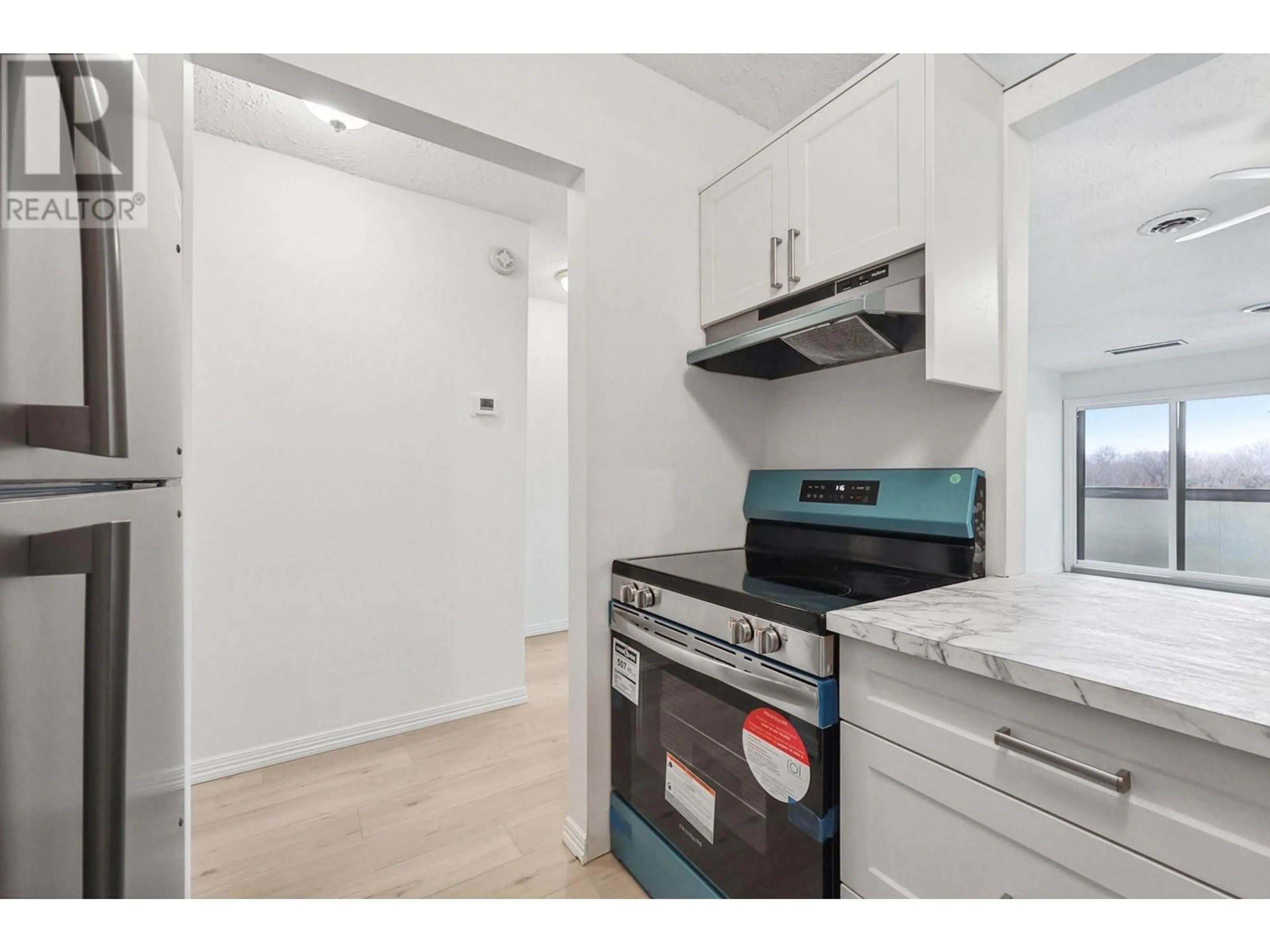 Standard kitchen, unknown for 346 - 1665 UFTON COURT, Kelowna British Columbia V1Y8G7