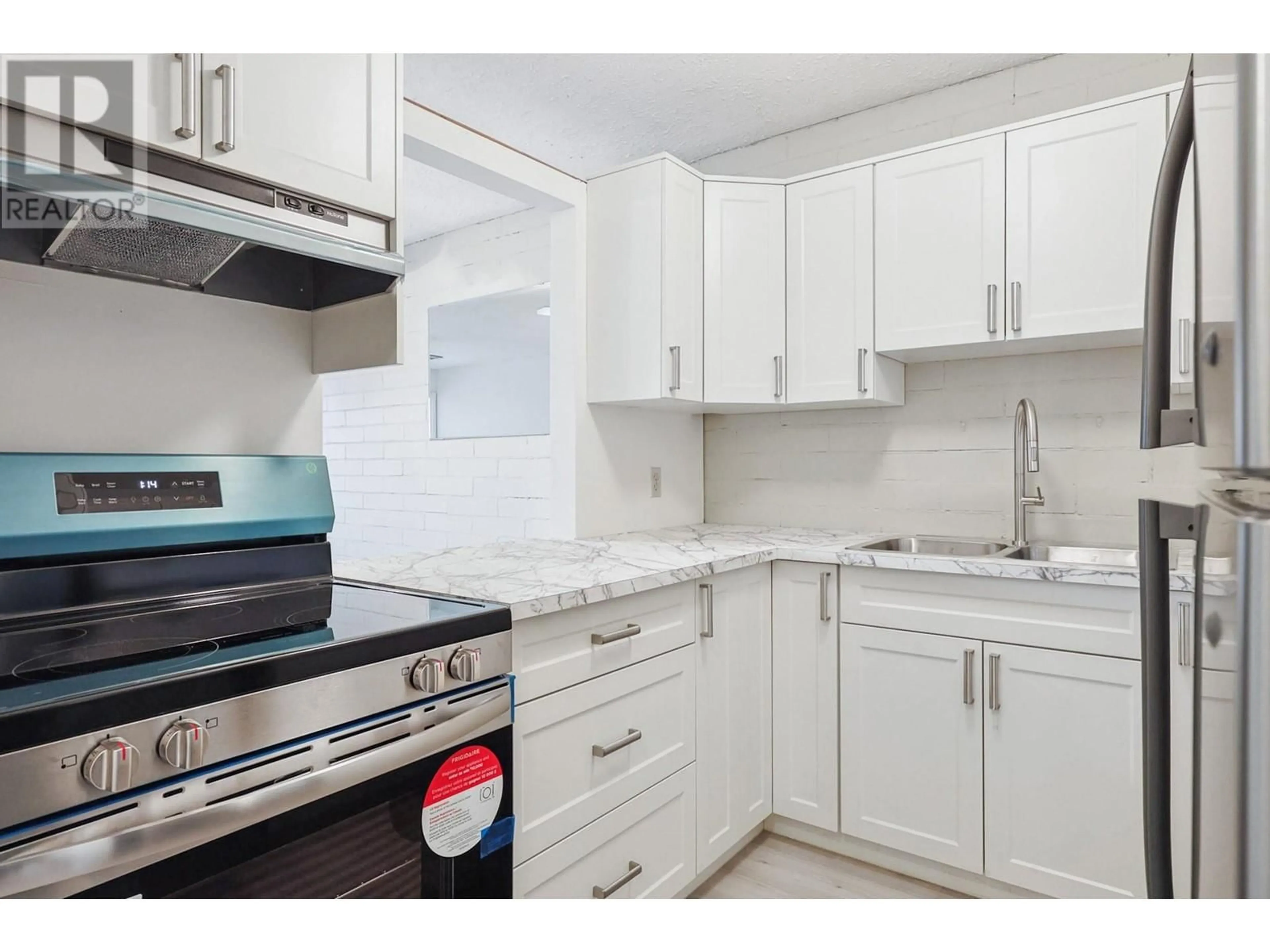 Standard kitchen, unknown for 346 - 1665 UFTON COURT, Kelowna British Columbia V1Y8G7