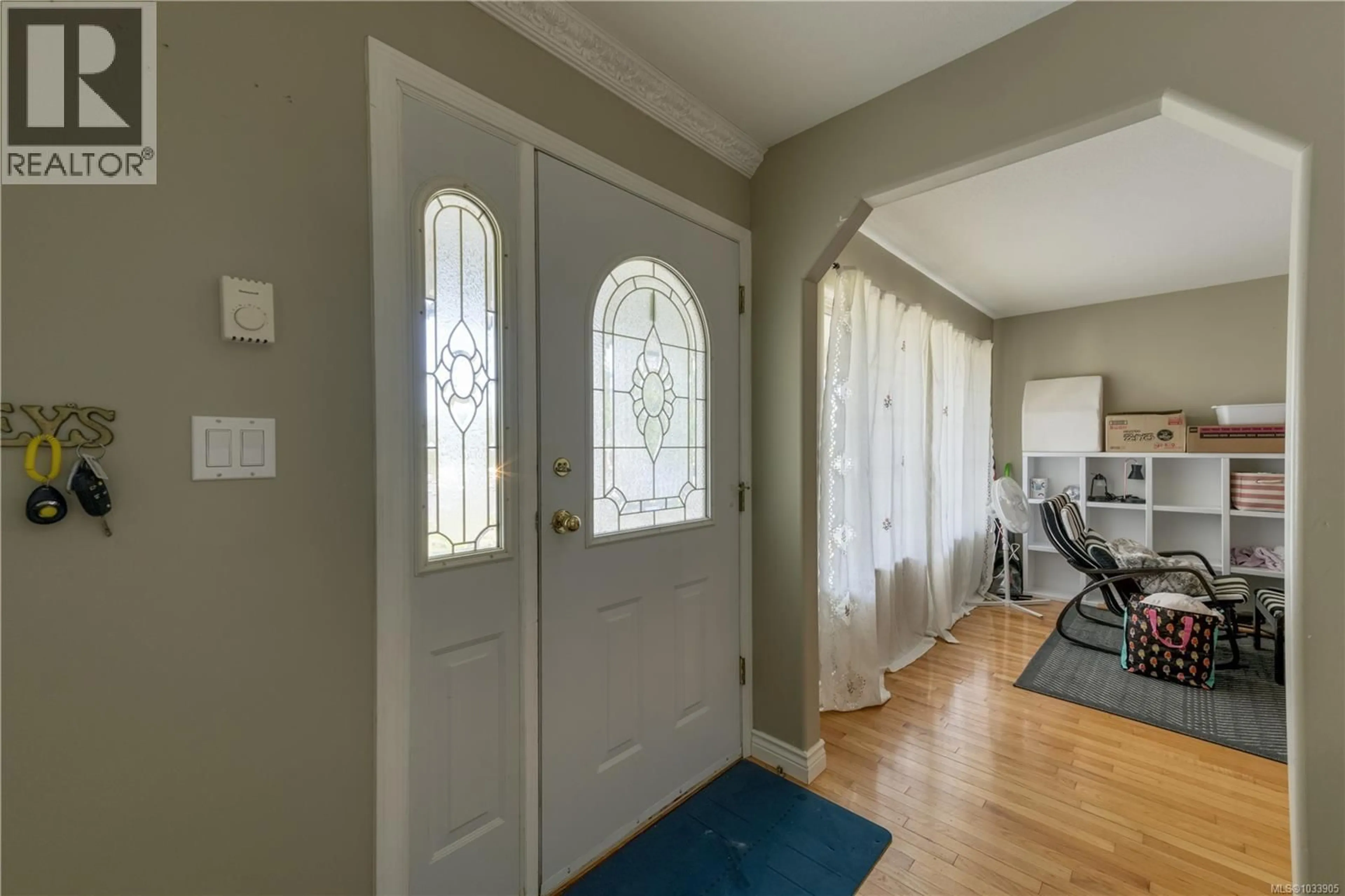 Indoor entryway for 5000 BEAVER HARBOUR ROAD, Port Hardy British Columbia V0N2R0