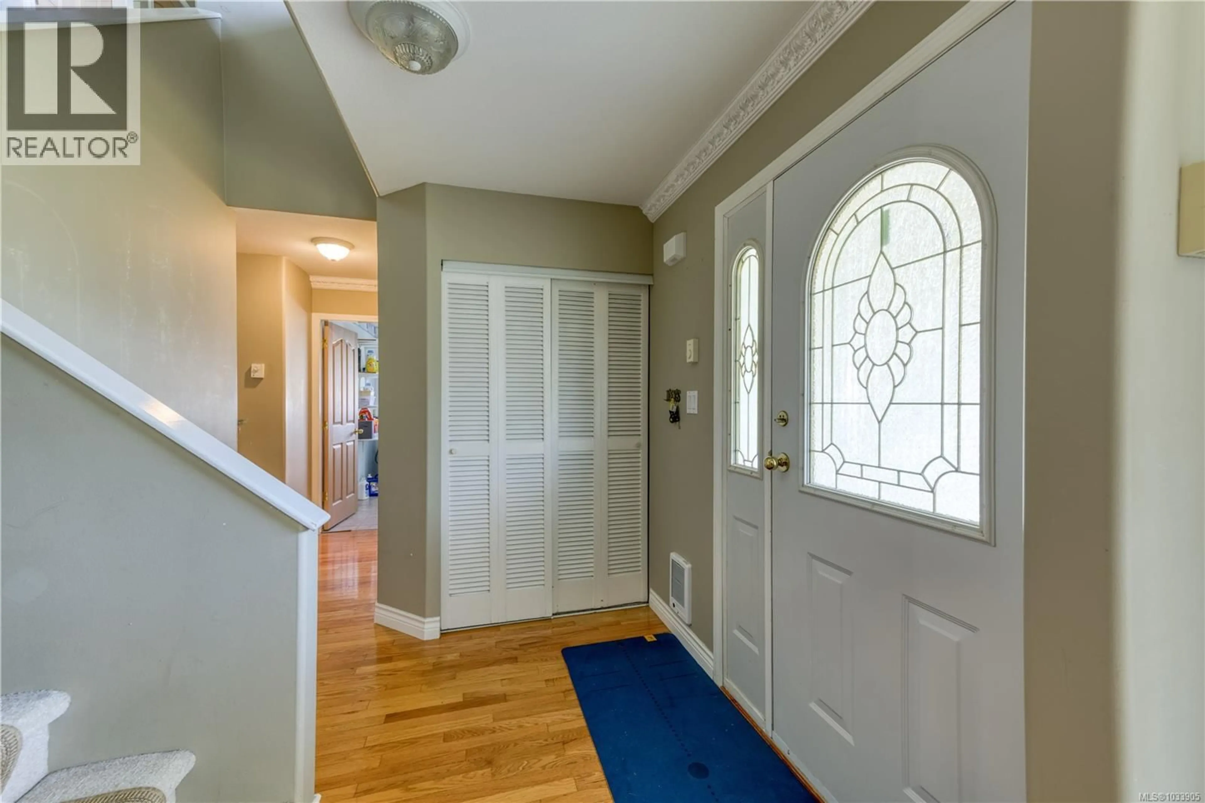 Indoor entryway for 5000 BEAVER HARBOUR ROAD, Port Hardy British Columbia V0N2R0