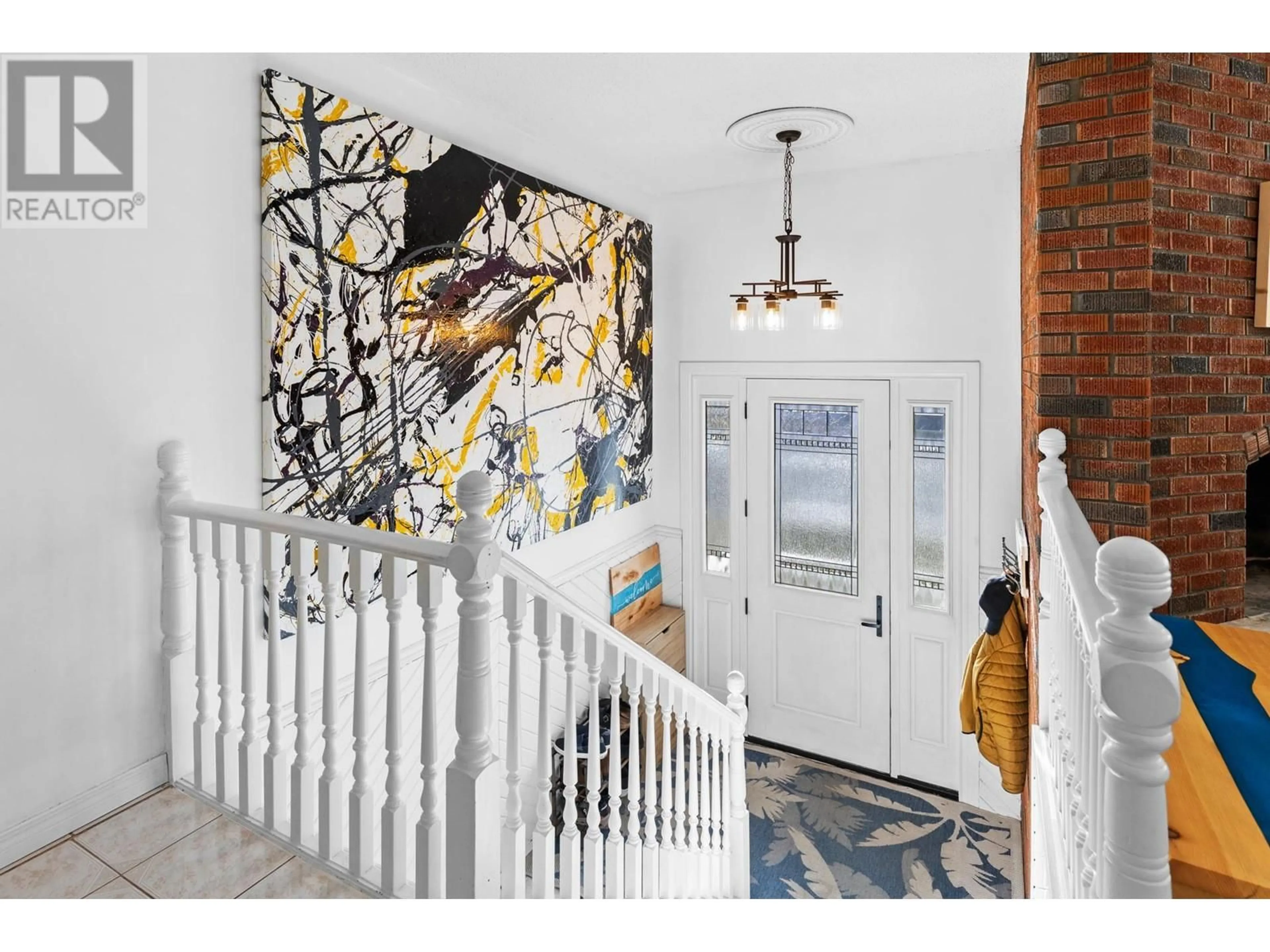 Indoor entryway for 760 BECHARD ROAD, Kelowna British Columbia V1W3E3