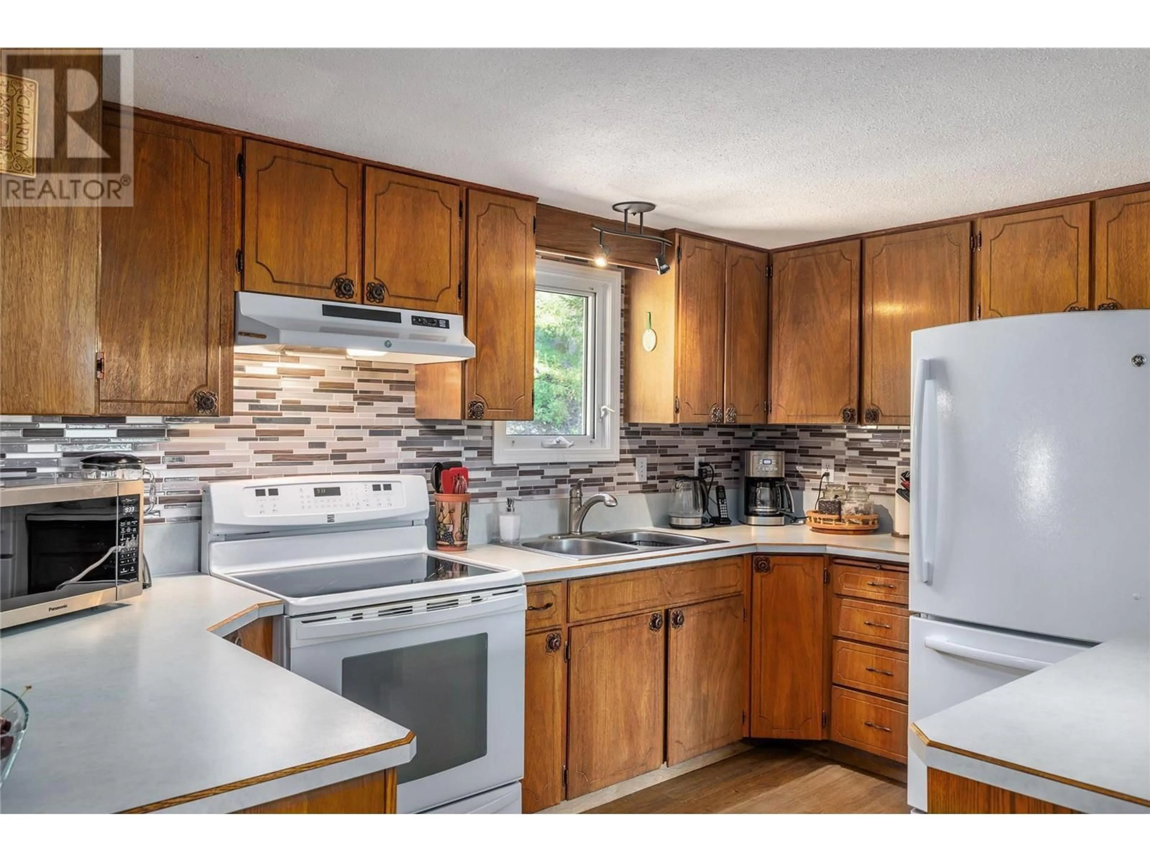 Unknown for 8514 SUN VALLEY ROAD, Kelowna British Columbia V1P1J3