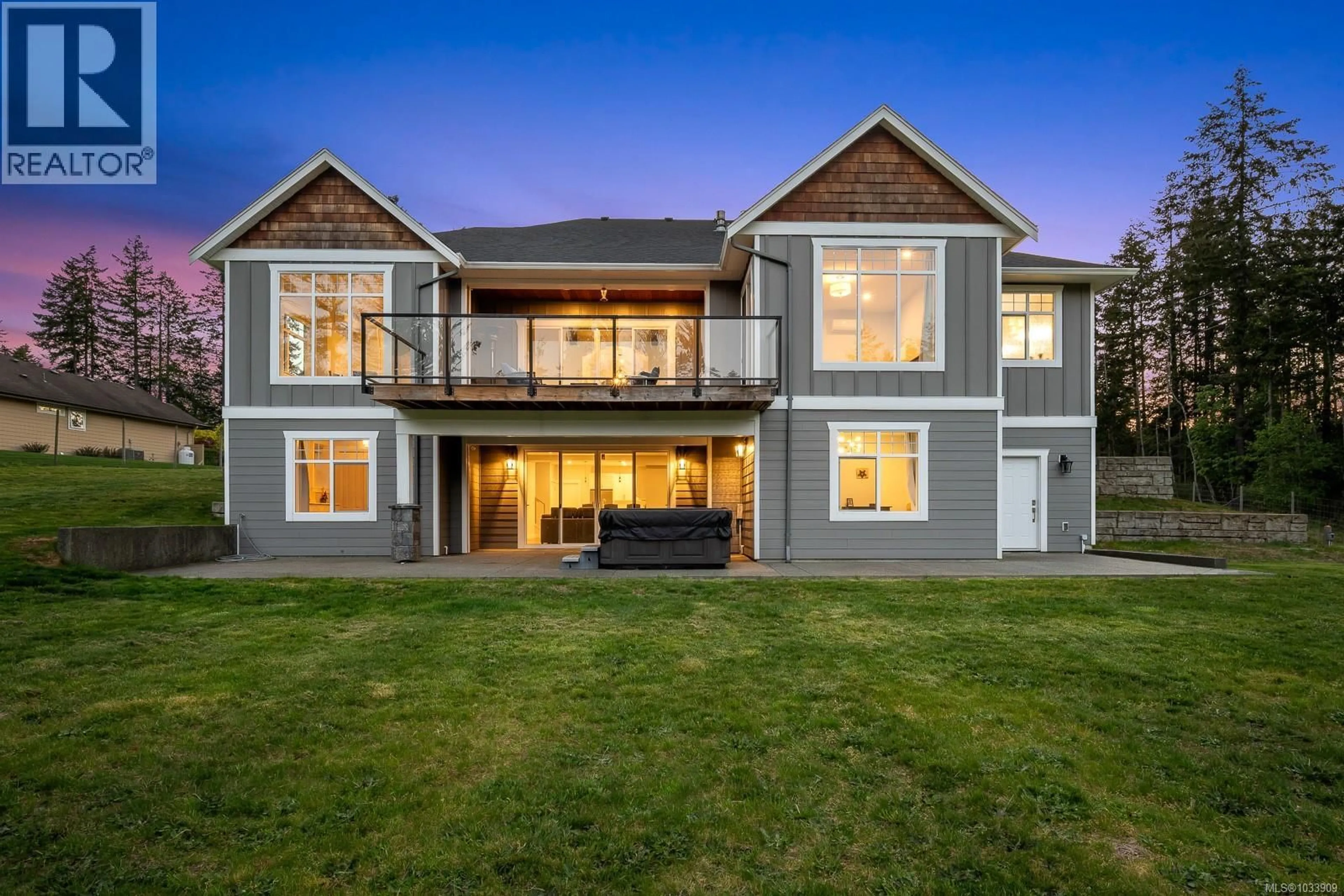 A pic from outside/outdoor area/front of a property/back of a property/a pic from drone, unknown for 2294/2290 WAVELAND ROAD, Courtenay British Columbia V9J1X8