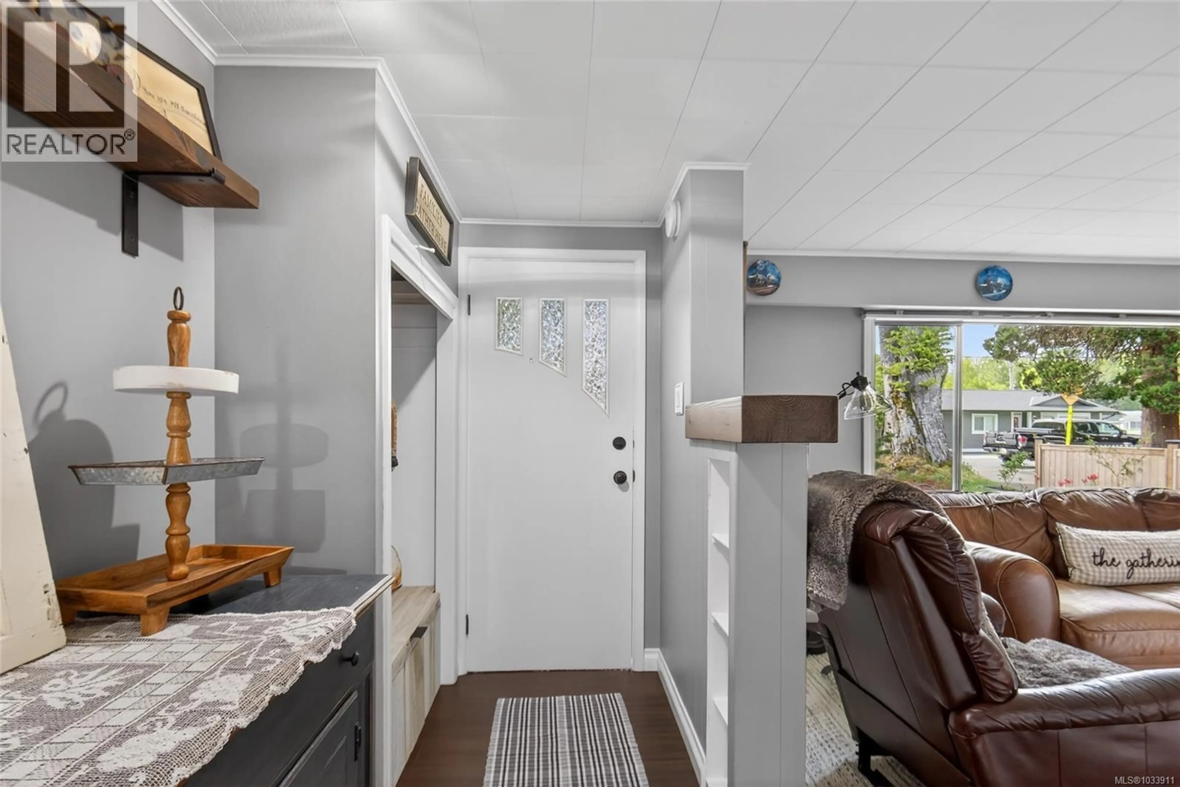 Indoor entryway for 921 WHARNCLIFFE ROAD, Duncan British Columbia V9L2K5